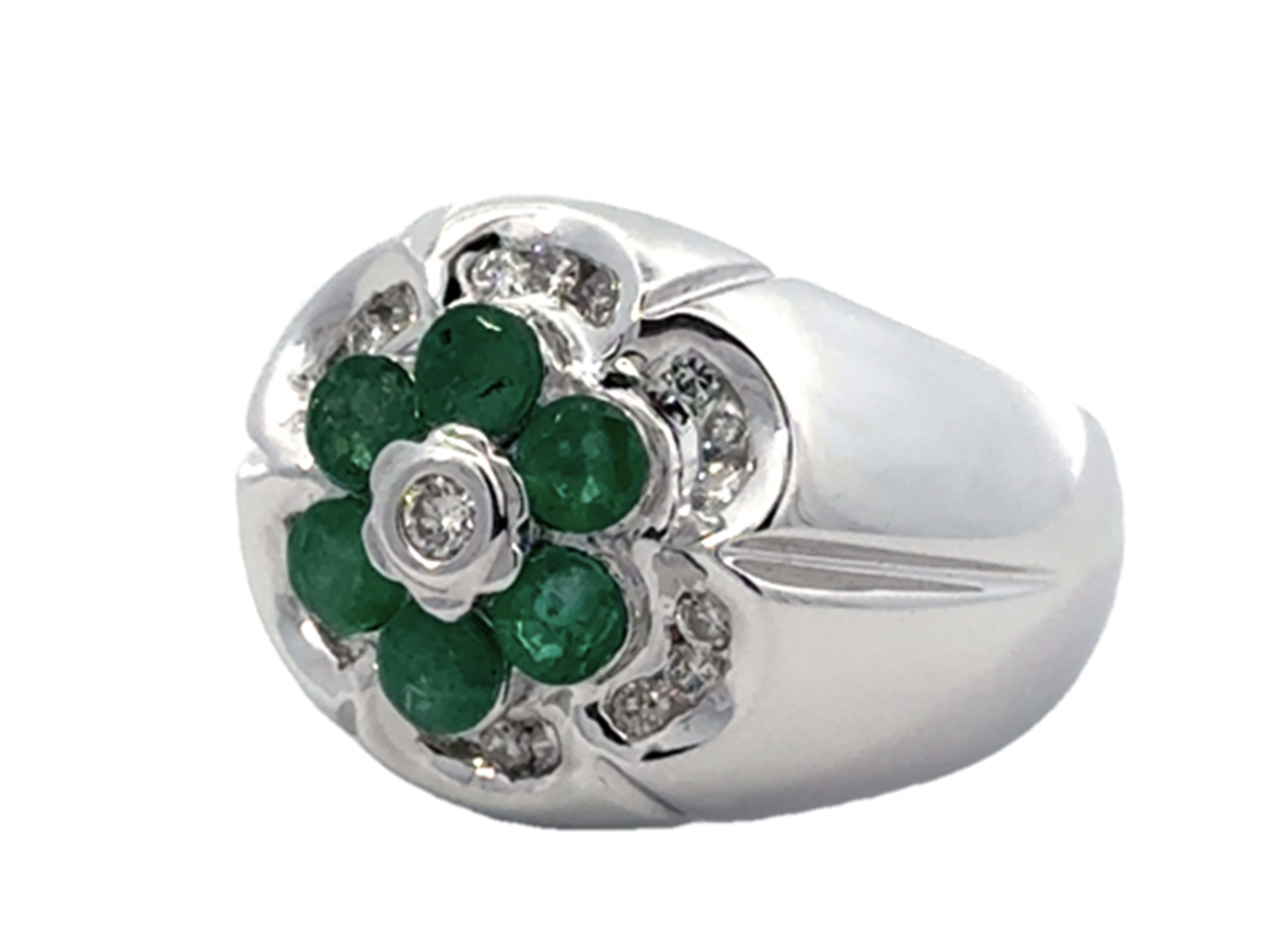 Emerald and Diamond Flower Band Ring 14K White Gold In Excellent Condition For Sale In Honolulu, HI