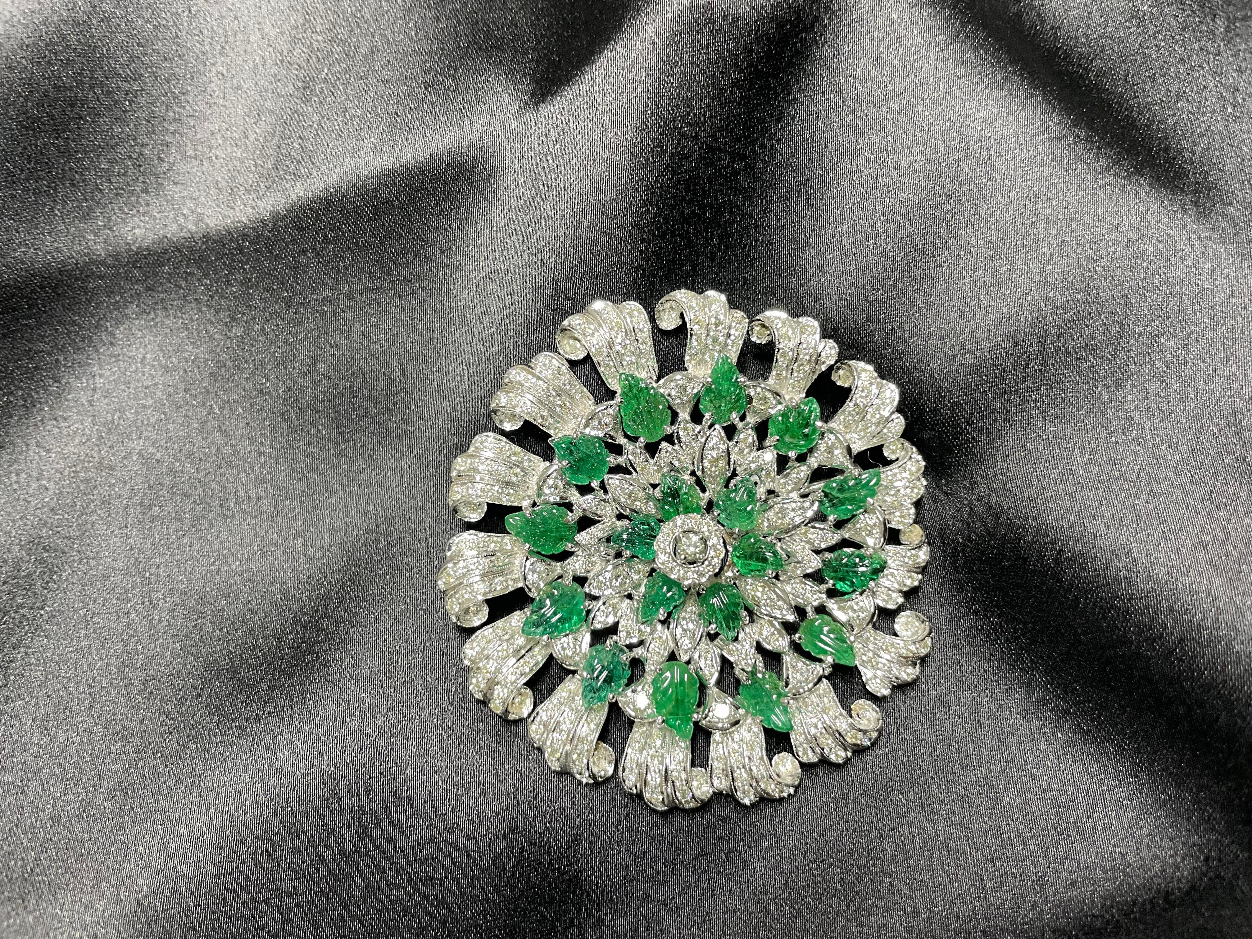Natural Emerald Diamond Big Flower Brooch 18k Solid White Gold, Fine Jewelry In New Condition For Sale In Houston, TX