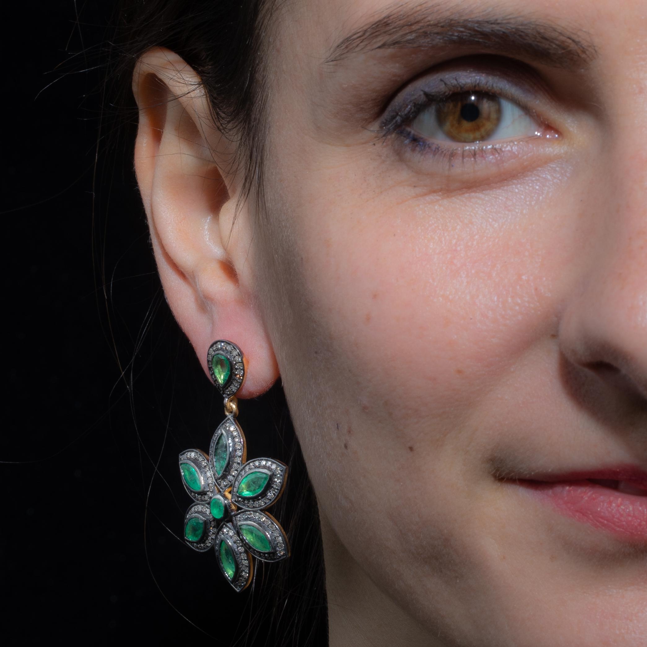 Emerald and Diamond Flower Dangle Earrings In Excellent Condition For Sale In Nantucket, MA