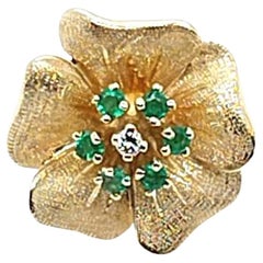 Emerald and Diamond Flower Ring in Yellow Gold