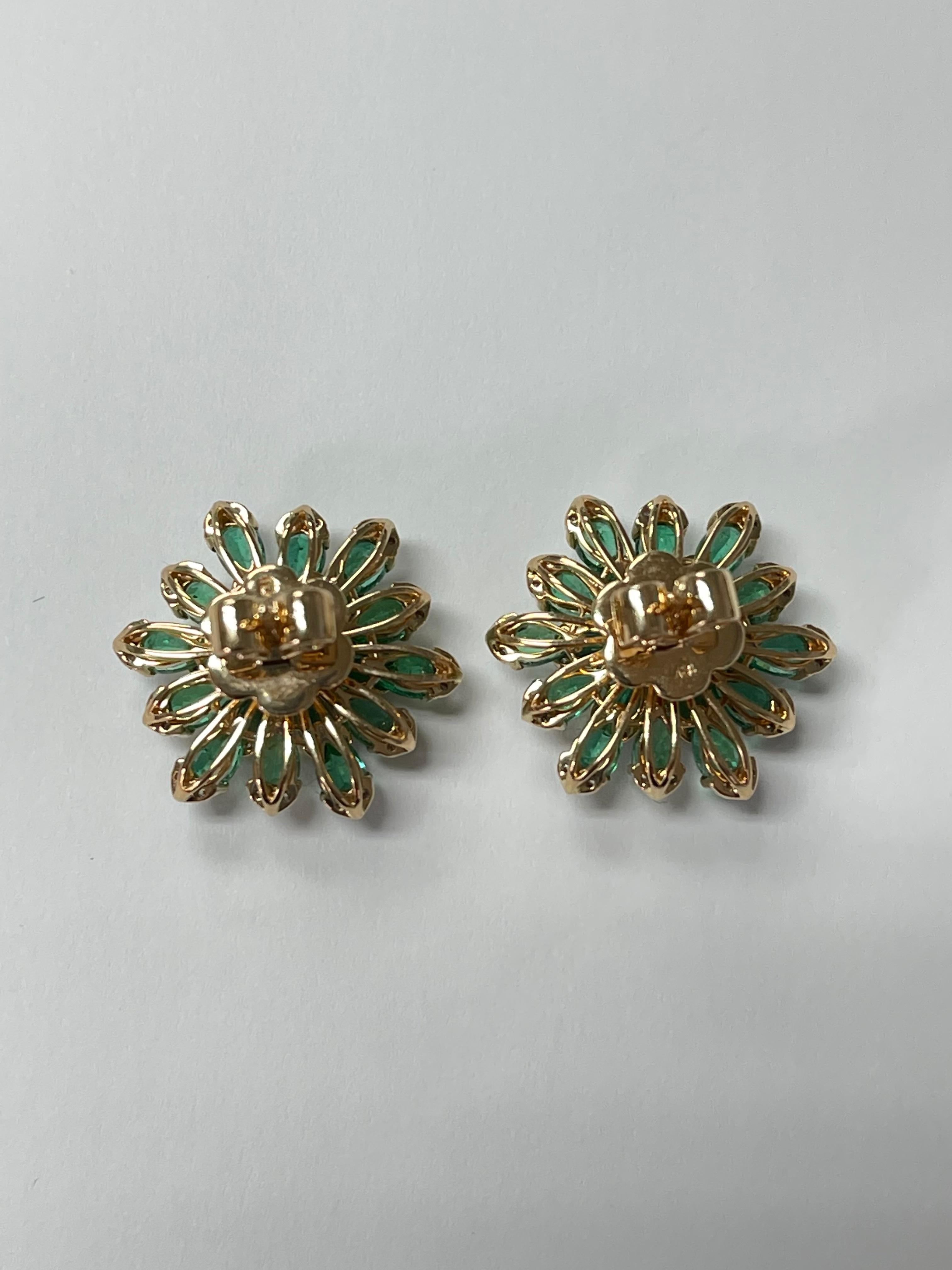 Emerald and Diamond Flower Stud Earrings in 18K Yellow Gold For Sale 2