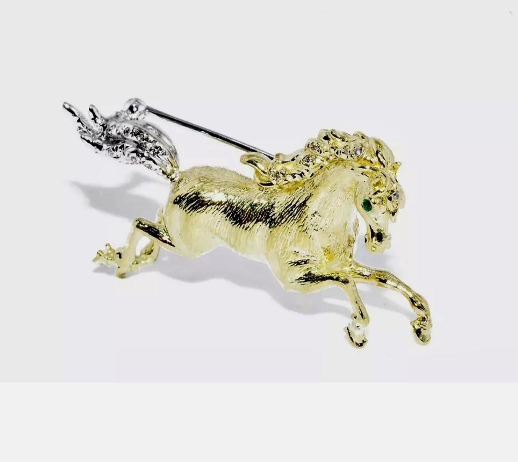 Esmeralda  y  Diamante Galopante  Alfiler/Croche Caballo Oro Amarillo/Blanco 18K Moderno en venta