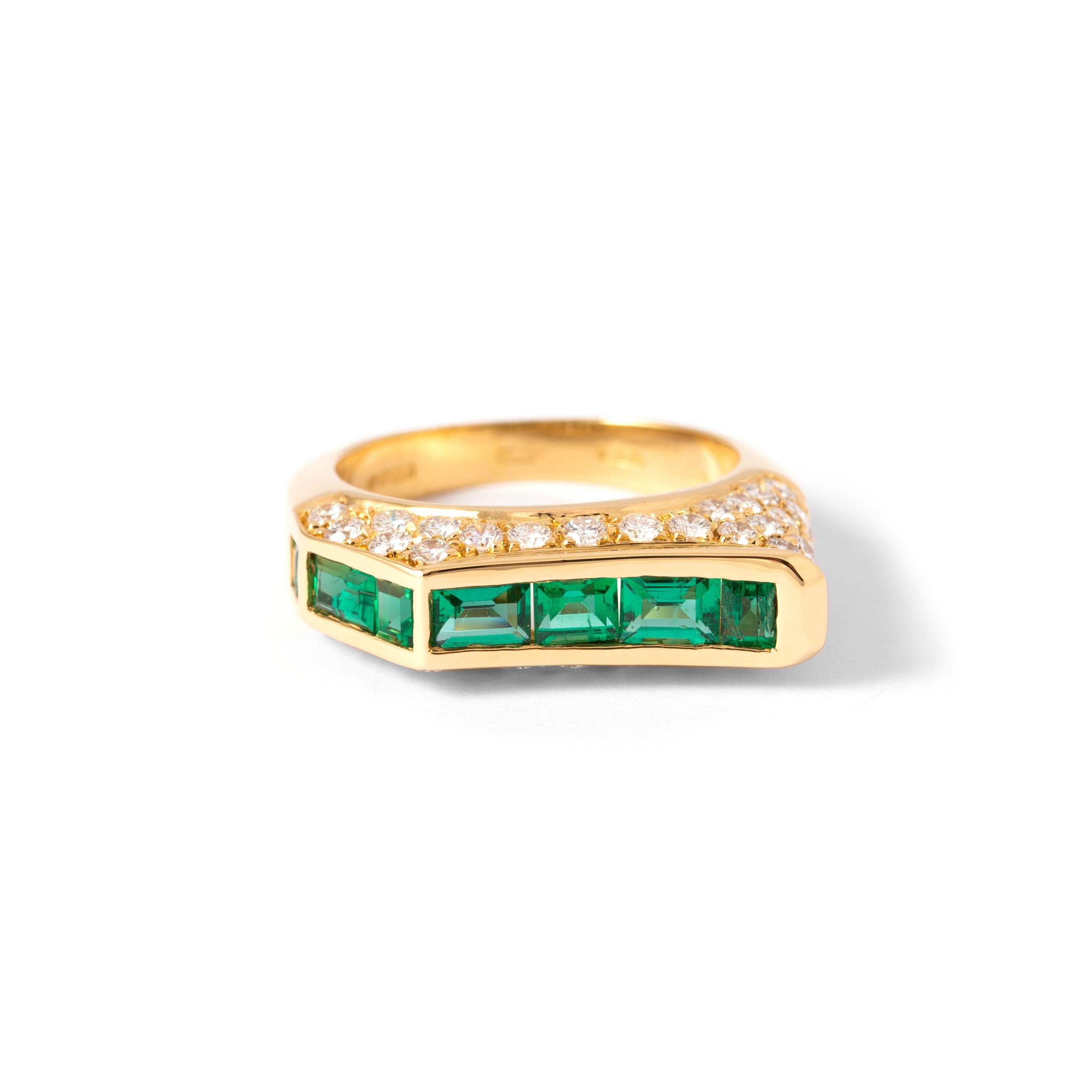 Ring in 18kt yellow gold set with square cut emeralds 0.92 cts and diamonds 1.07 cts Size 53