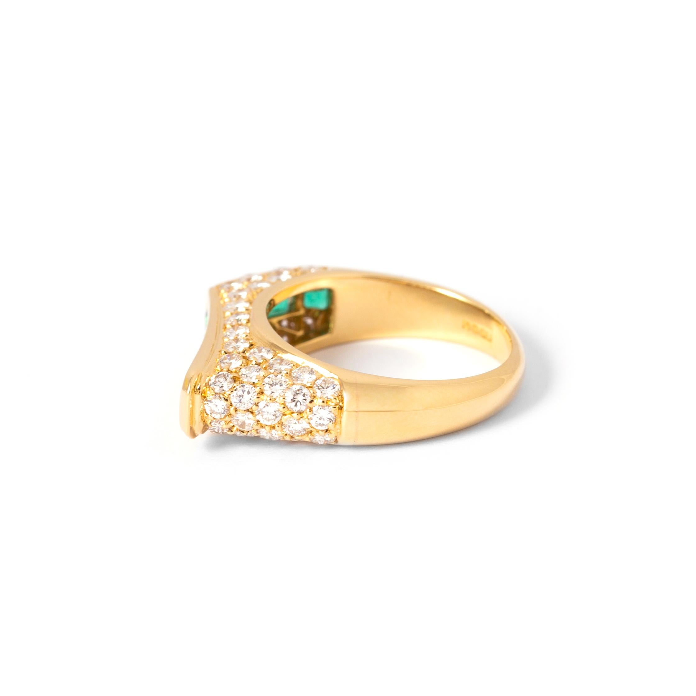 Emerald and Diamond Gold Ring In New Condition For Sale In Geneva, CH