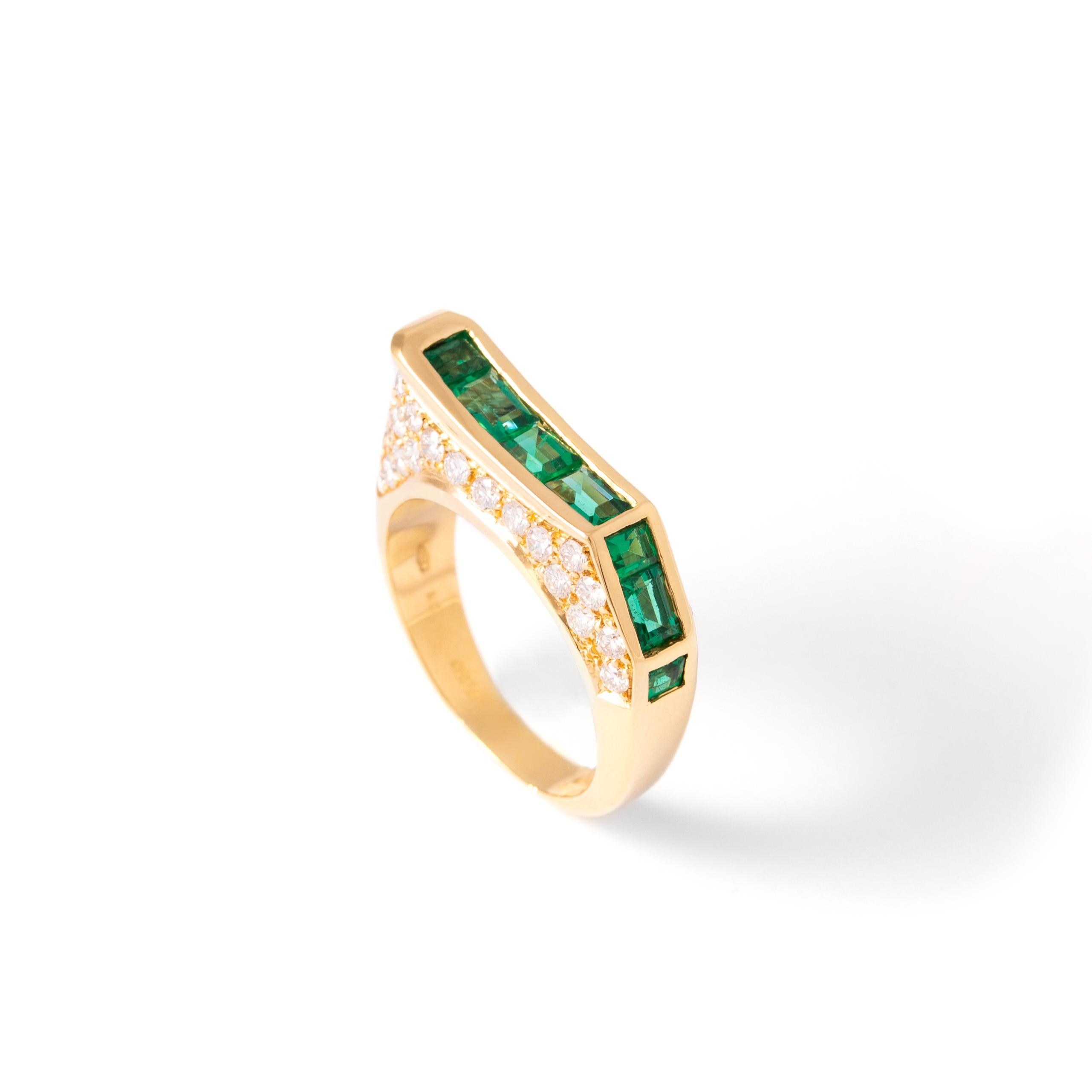 Goldring mit Smaragd und Diamant im Angebot 1