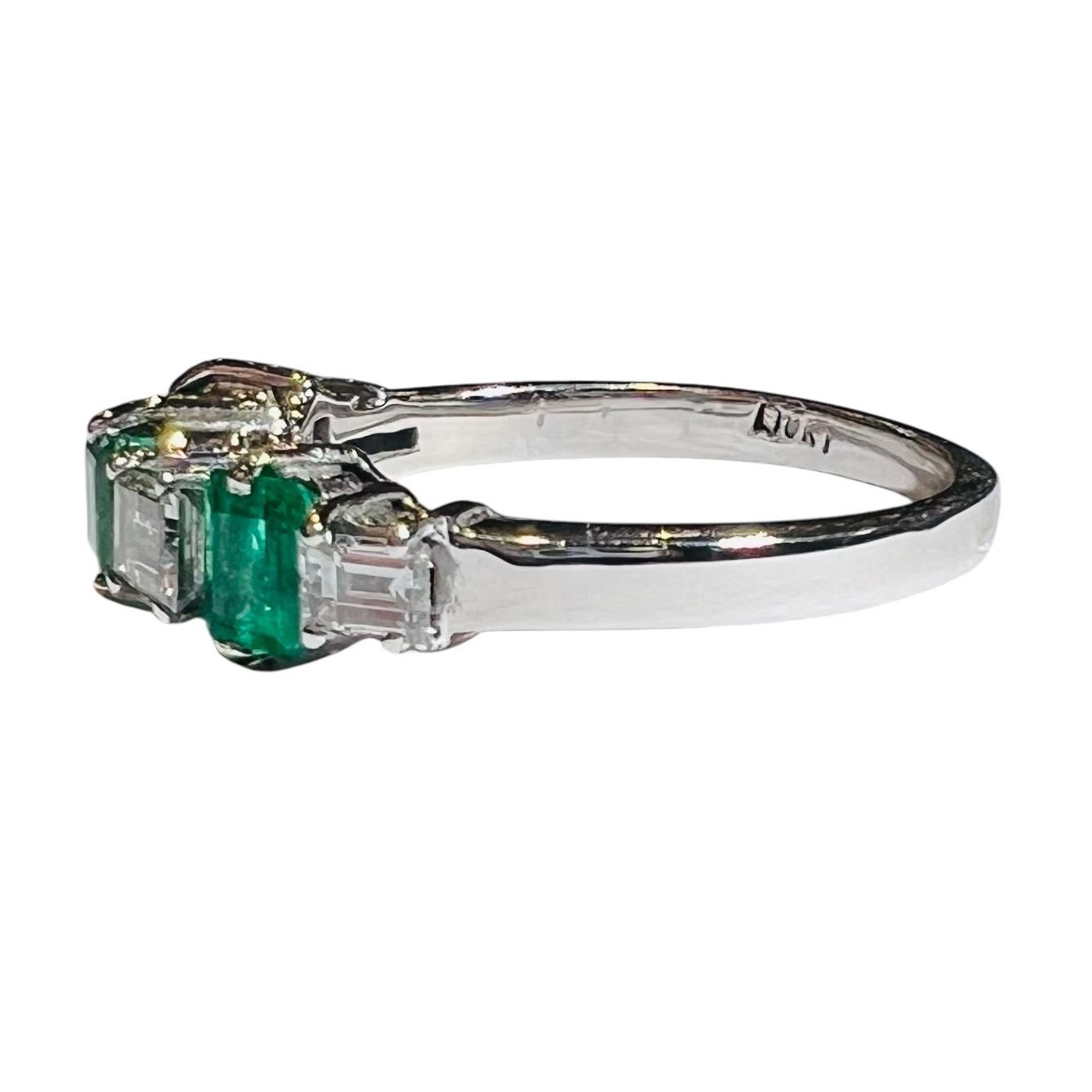 Emerald Cut Emerald And Diamond Half-alliance Ring, 18 Carat White Gold For Sale