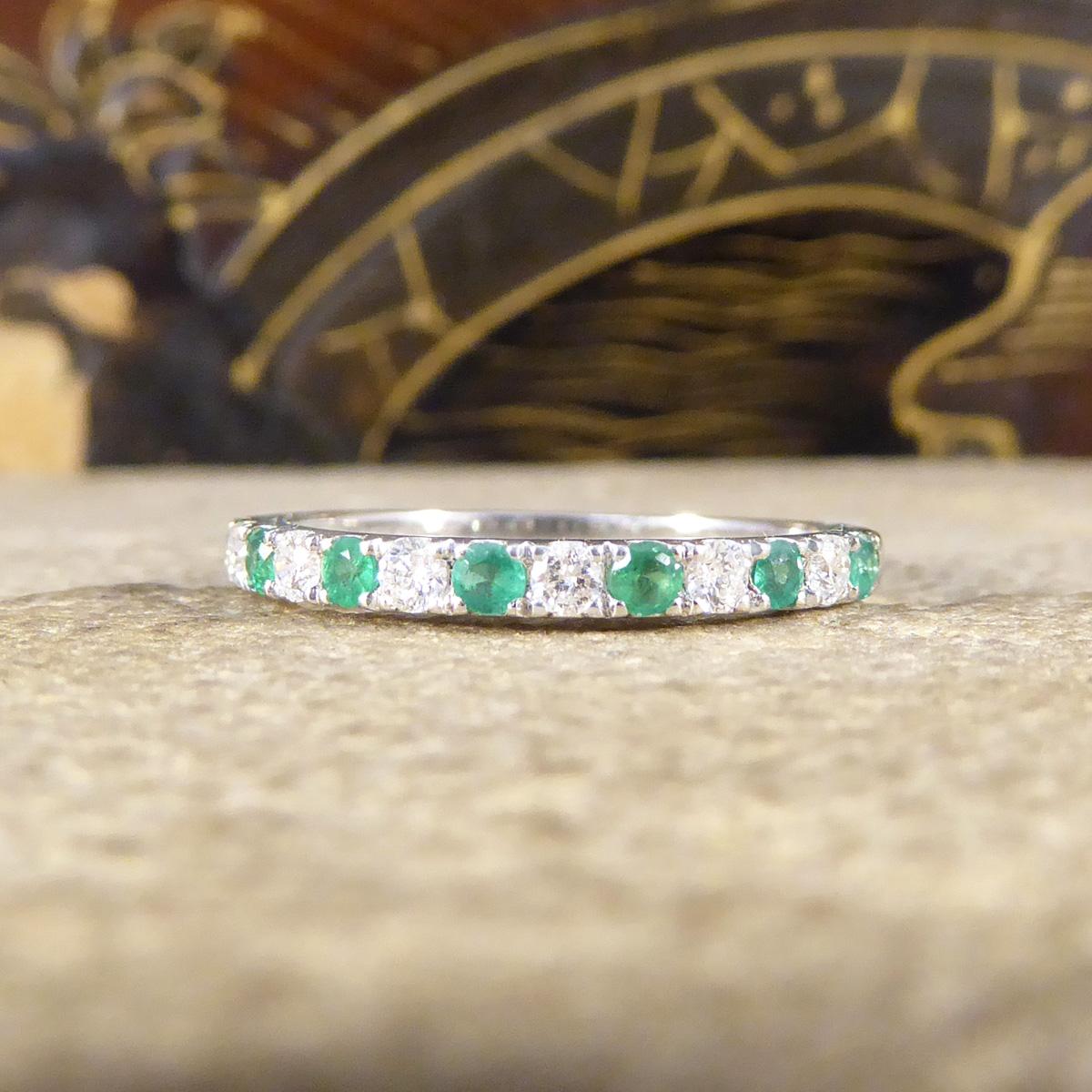 Emerald and Diamond Half Eternity Ring in White Gold In New Condition For Sale In Yorkshire, West Yorkshire