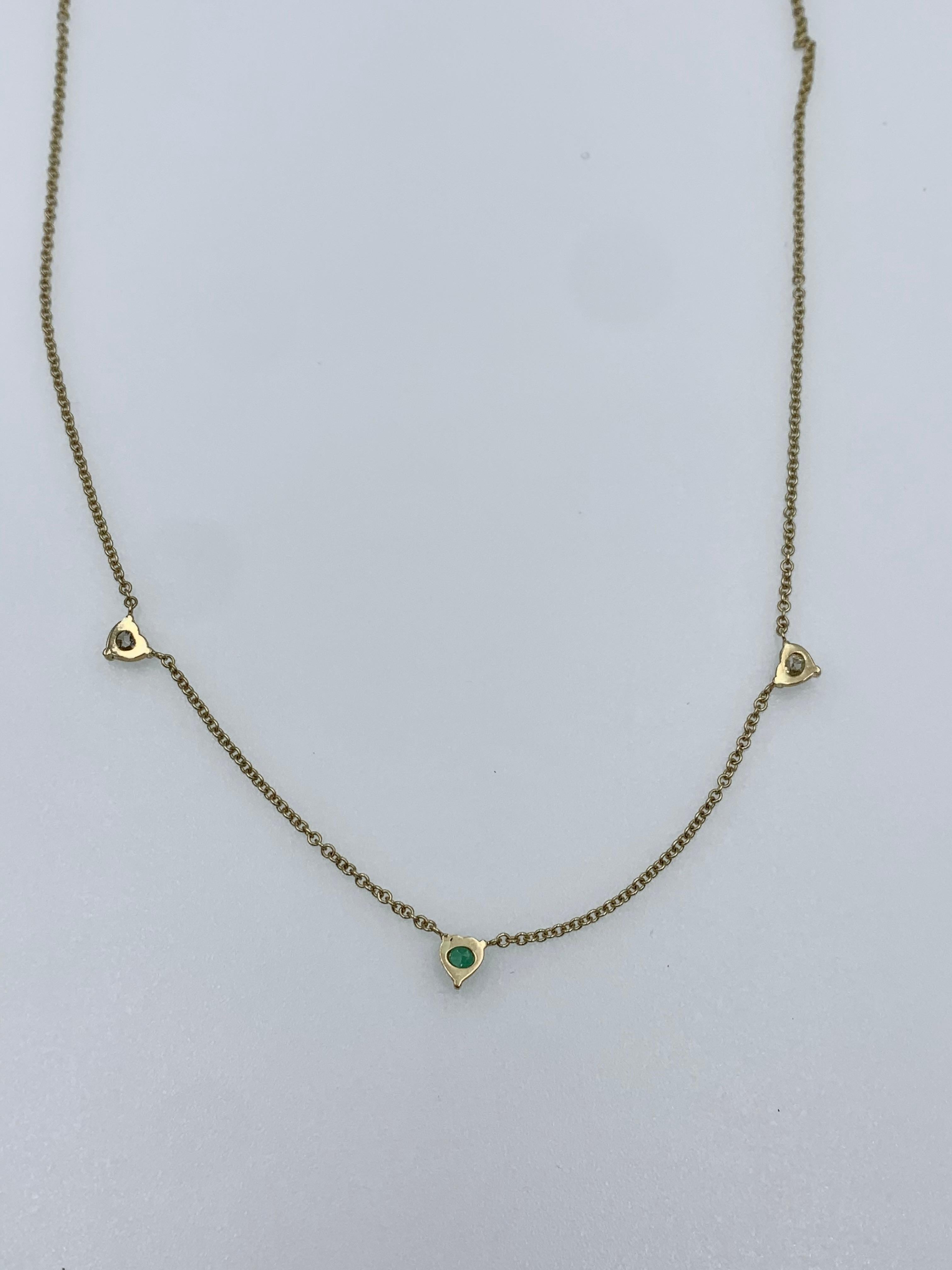 Contemporary Emerald and Diamond Heart Yellow Gold Chain Choker Necklace For Sale