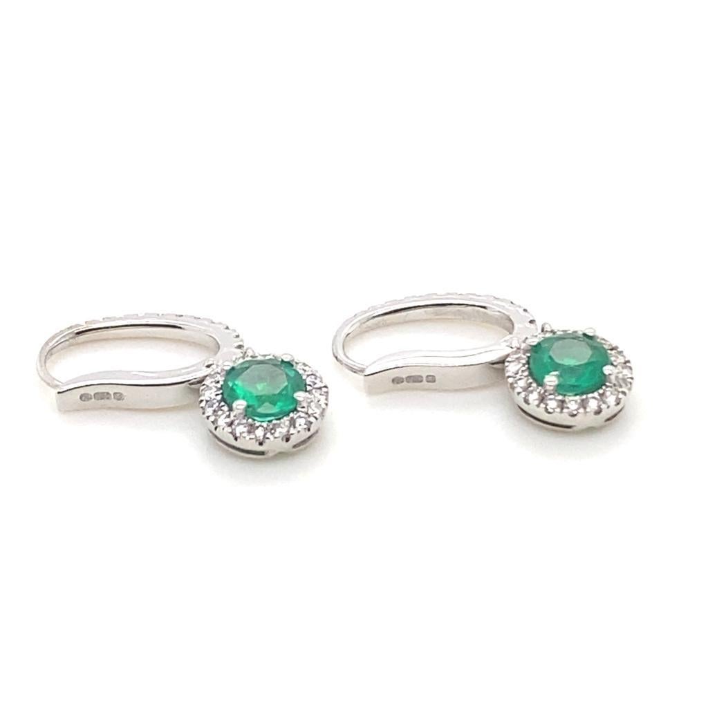 Smaragd- und Diamant-Tropfen-Ohrringe aus 18 Karat Weigold (Moderne)