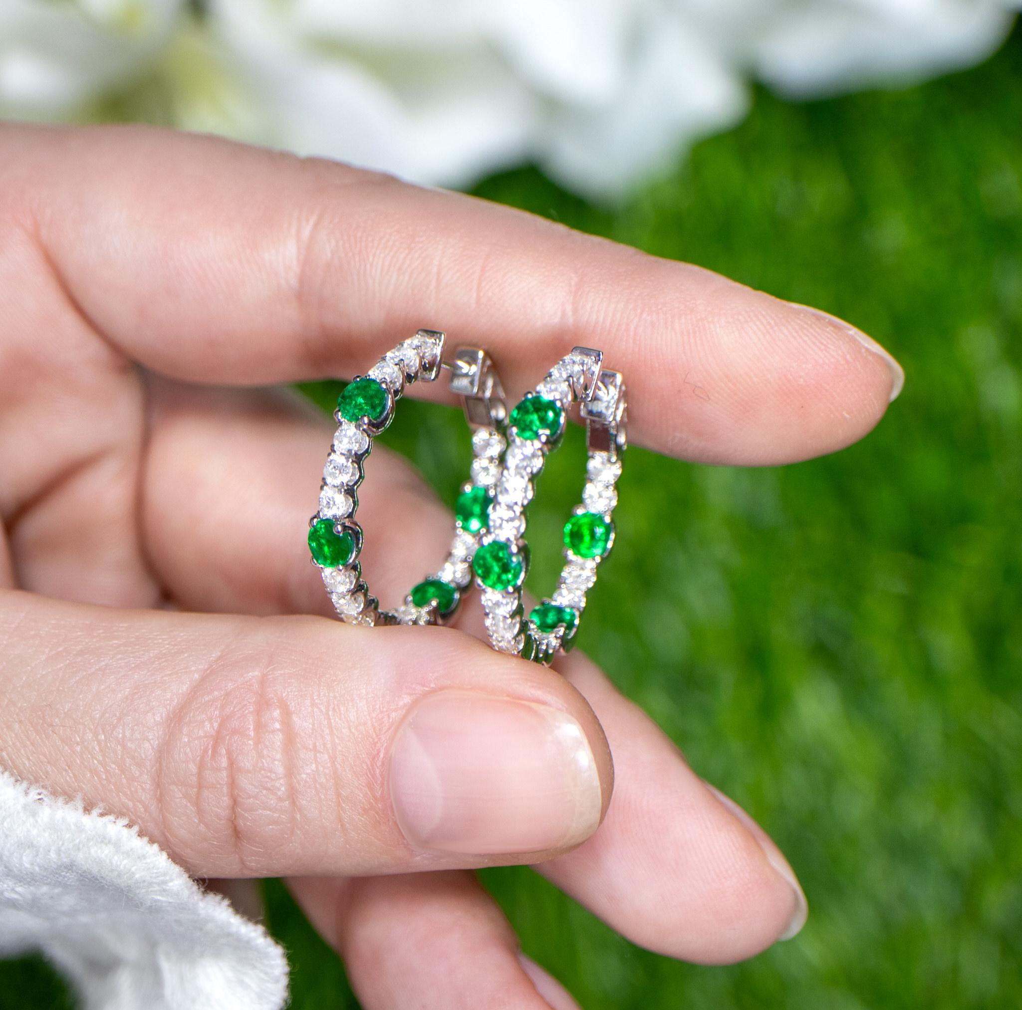 Contemporary Emerald and Diamond Hoop Earrings Round Cut 2.76 Carats 18K Gold For Sale