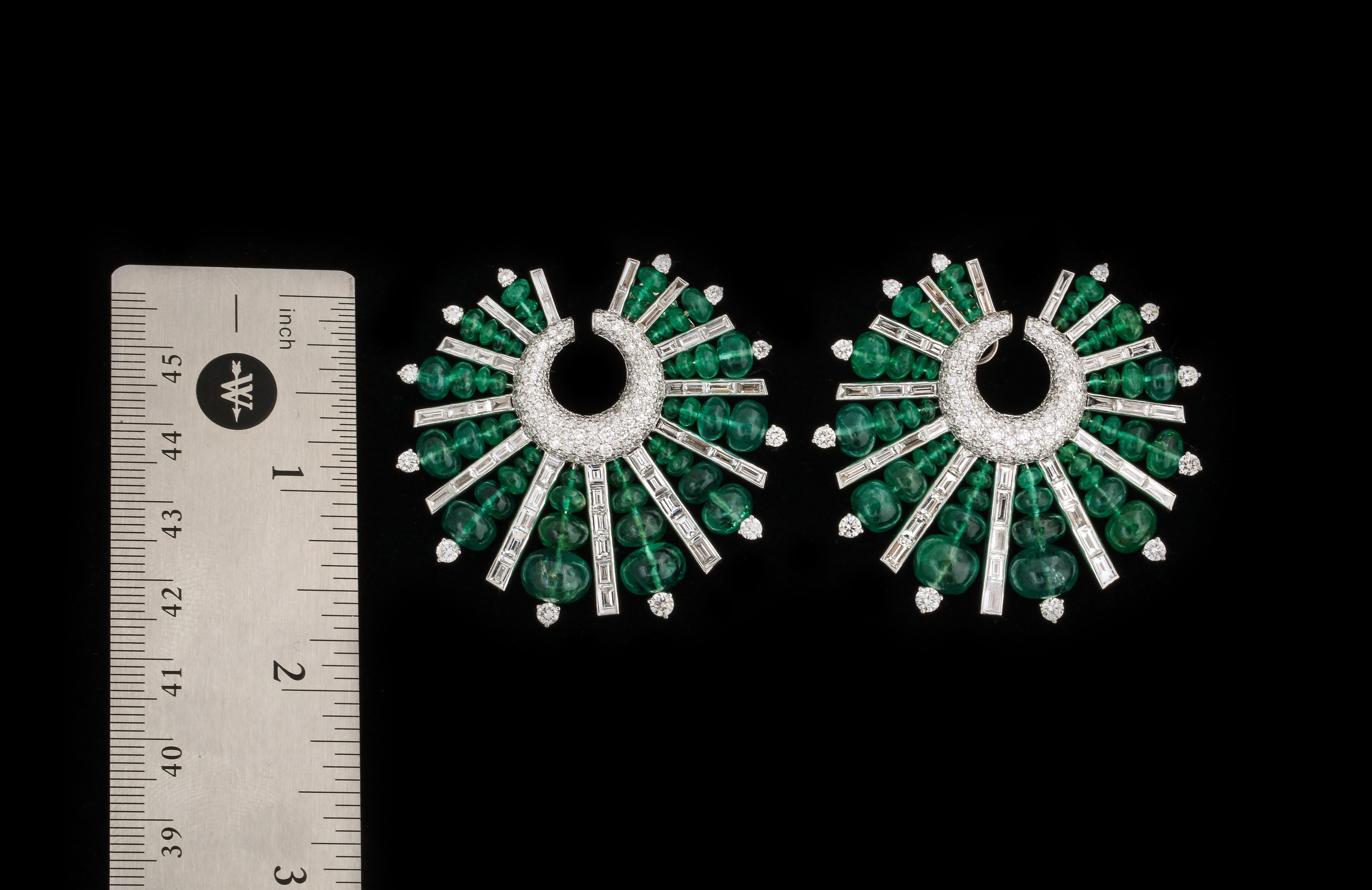 Emerald and Diamond Hoop Spike Earrings In New Condition For Sale In New York, NY