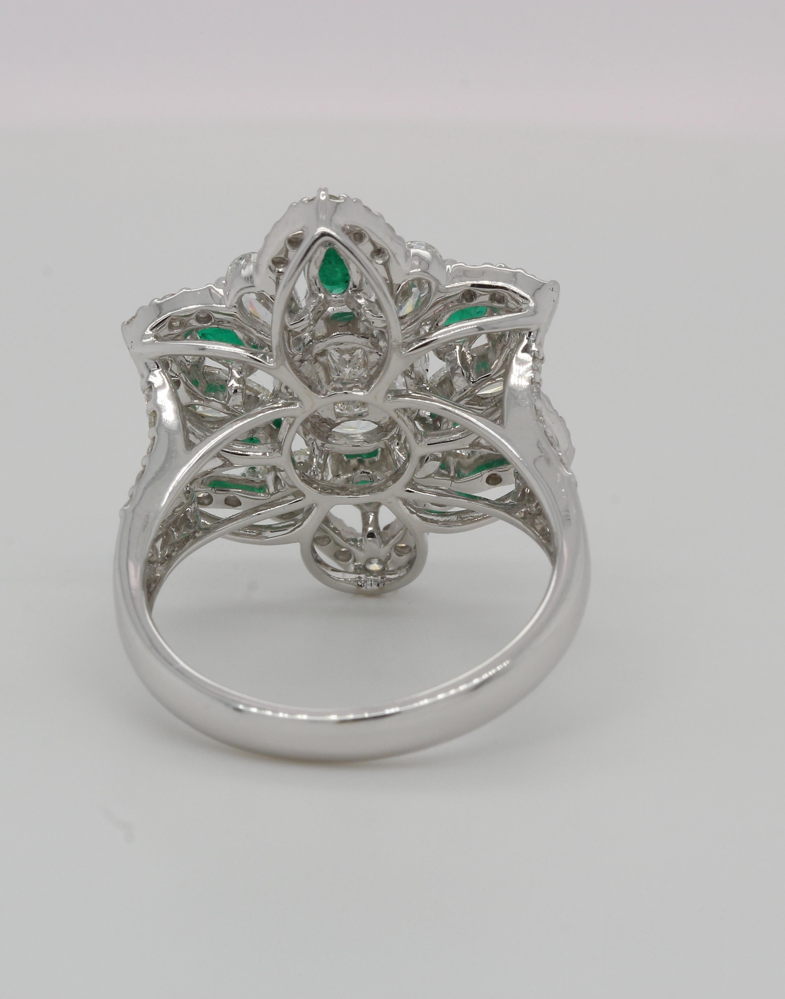 Emerald And Diamond Illusion Ring In 18 Karat Gold For Sale 2