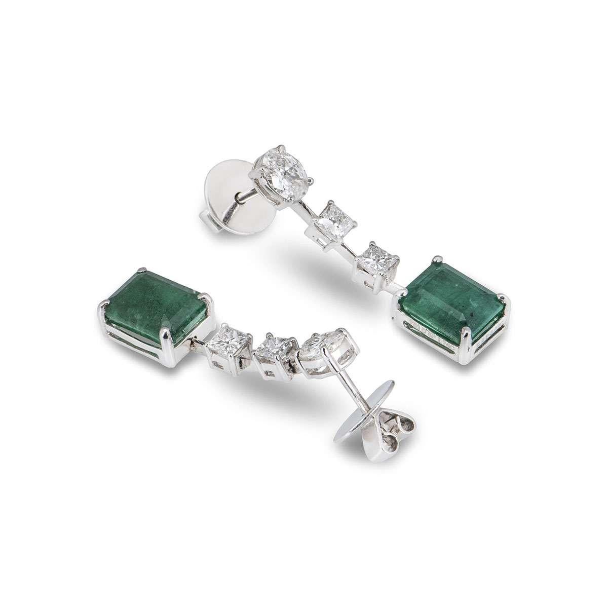Schmuck-Suite aus Smaragd- und Diamantschmuck mit Choker-Halskette und Ohrringen (Marquiseschliff) im Angebot