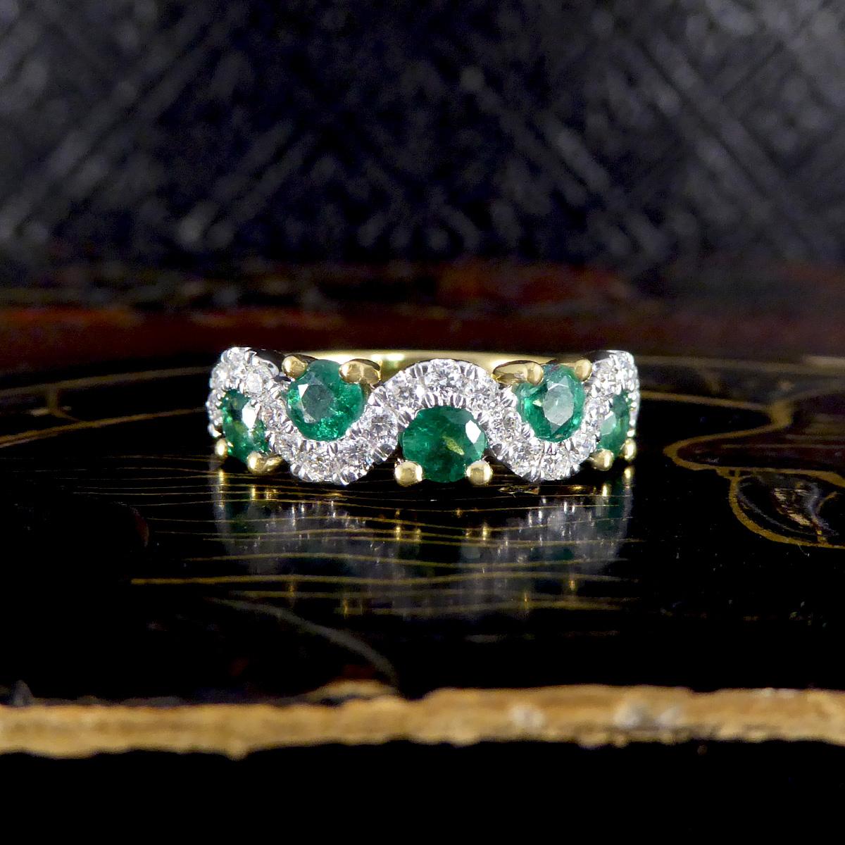 Emerald and Diamond Lazy River Band Ring in 18ct Yellow Gold In New Condition For Sale In Yorkshire, West Yorkshire