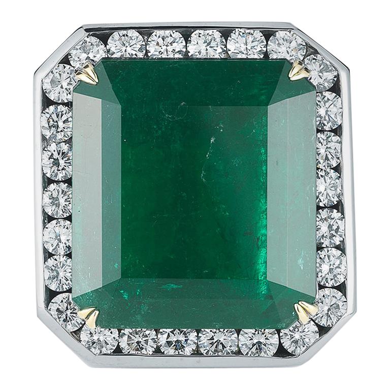 Emerald and Diamond Men's Ring in 18 Karat Gold