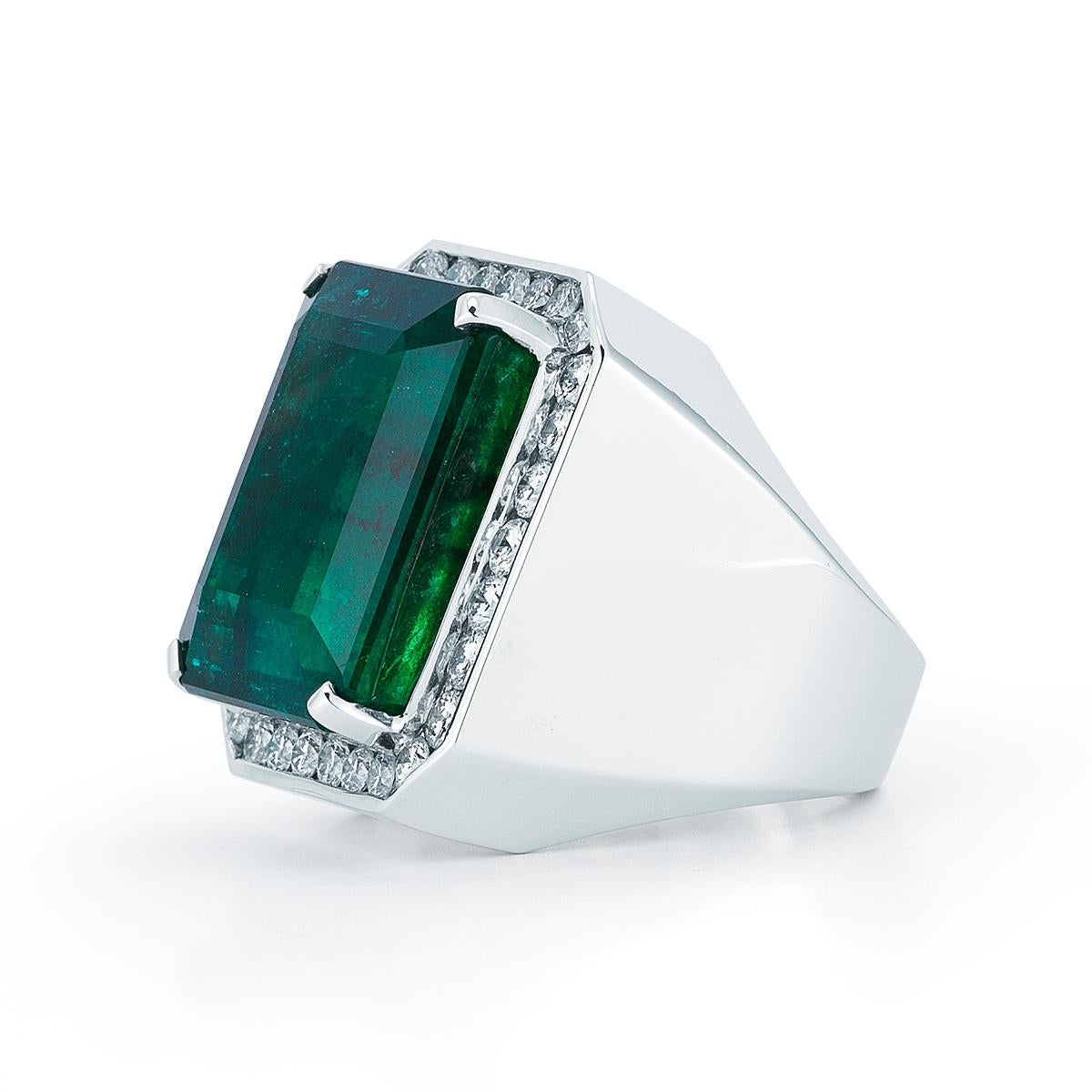 Modern Emerald and Diamond Men's Ring in 18 Karat Gold