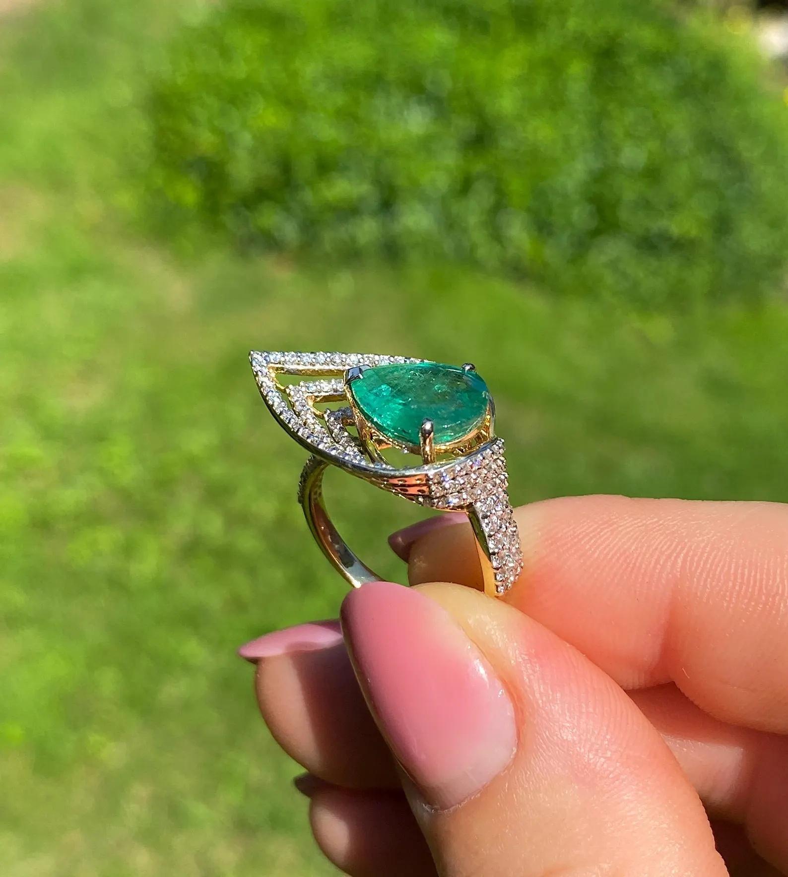 Anello con smeraldo e diamante naturale, oro giallo 14 carati 7US, certificato in vendita 2