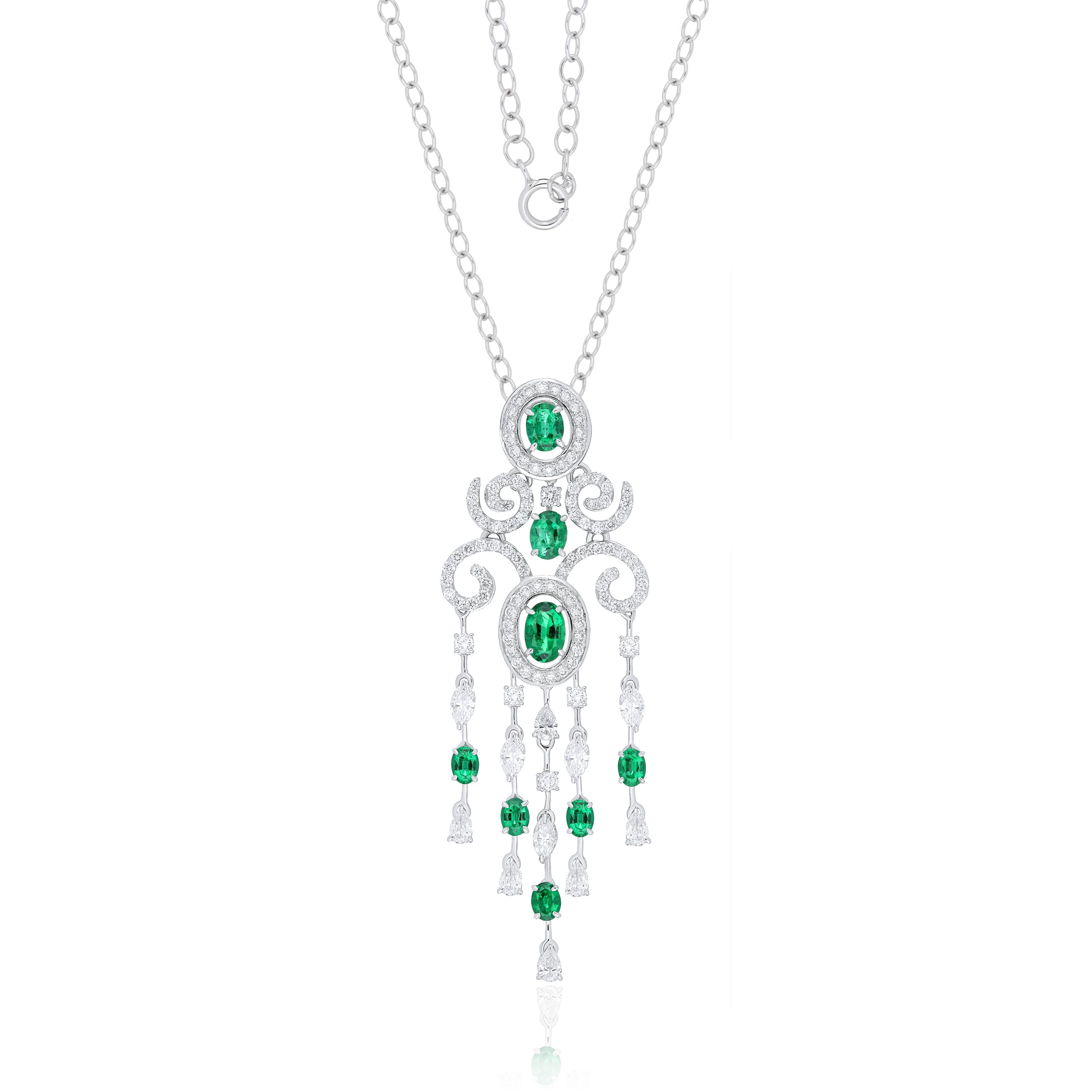 Emerald And Diamond Necklace 18 Karat White Gold jewelry, handcraft Pendant For Sale 2