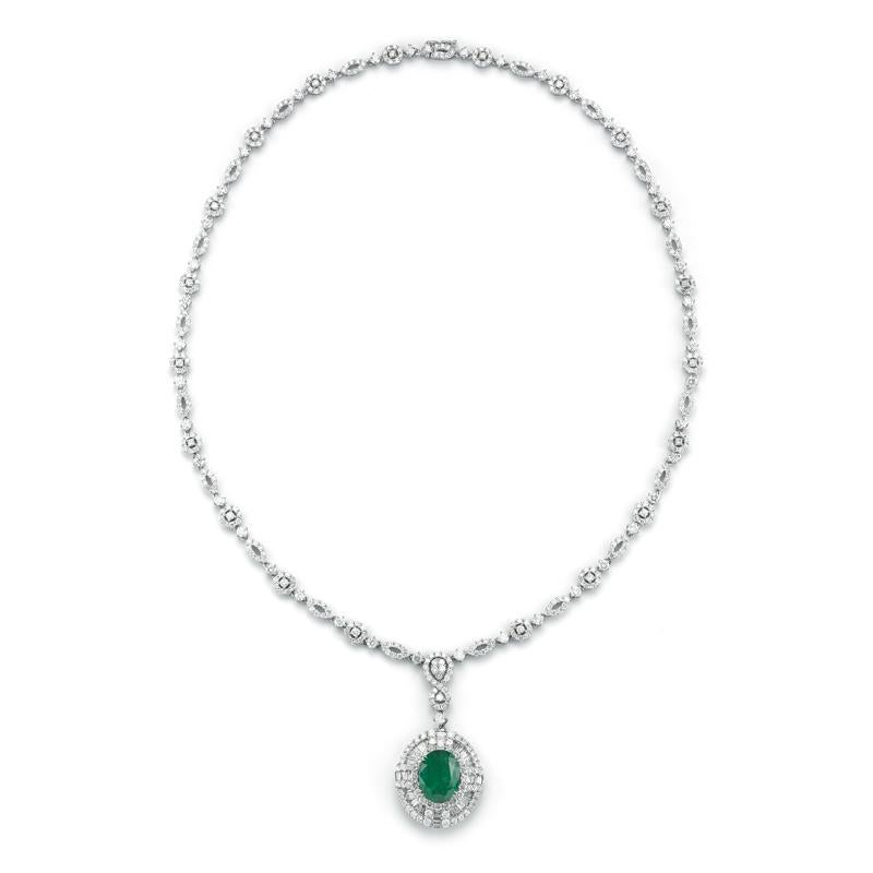 Oval Cut Emerald And Diamond Necklace In 18K White Gold 