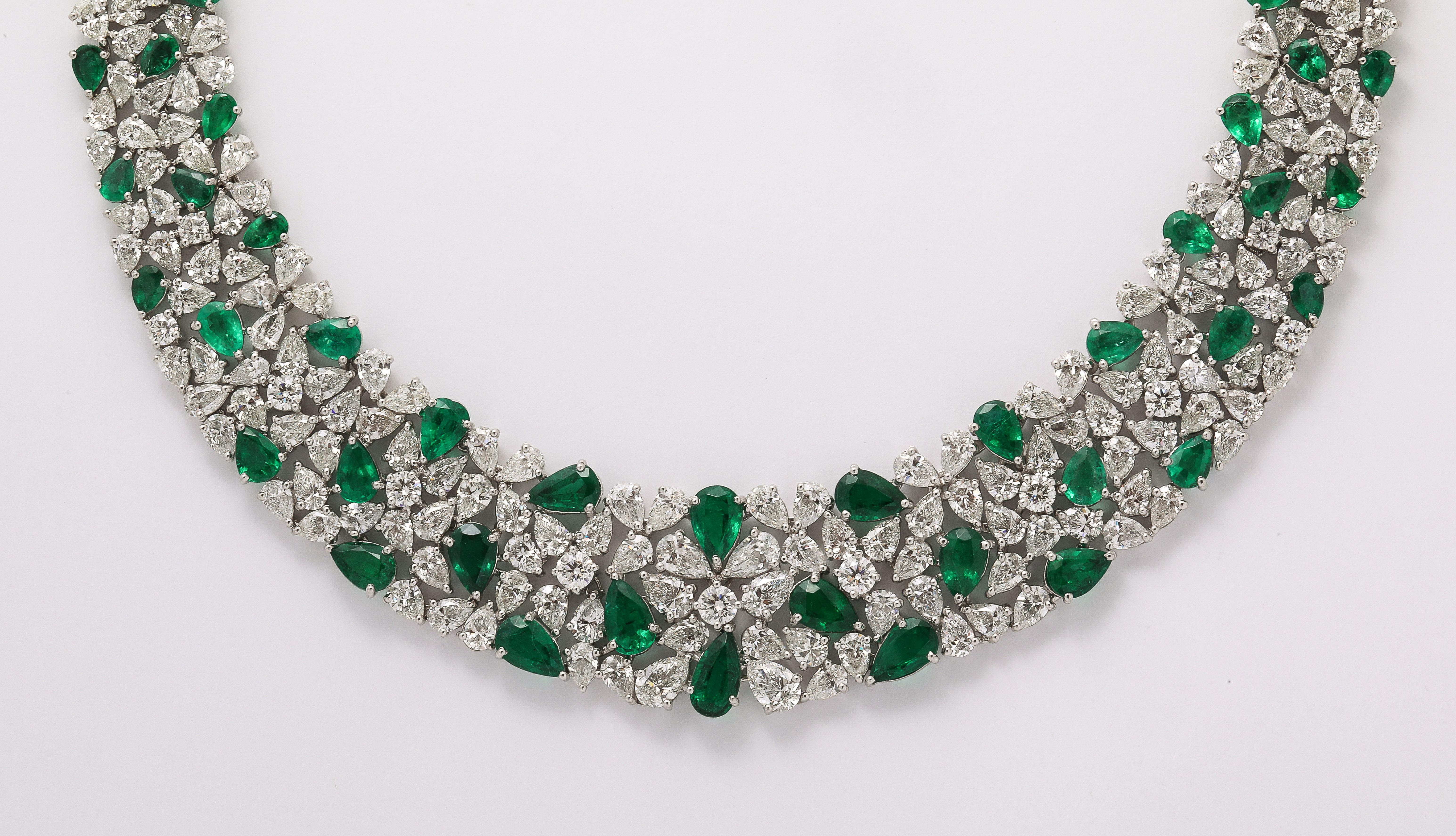 Smaragd- und Diamant-Halskette im Zustand „Neu“ in New York, NY
