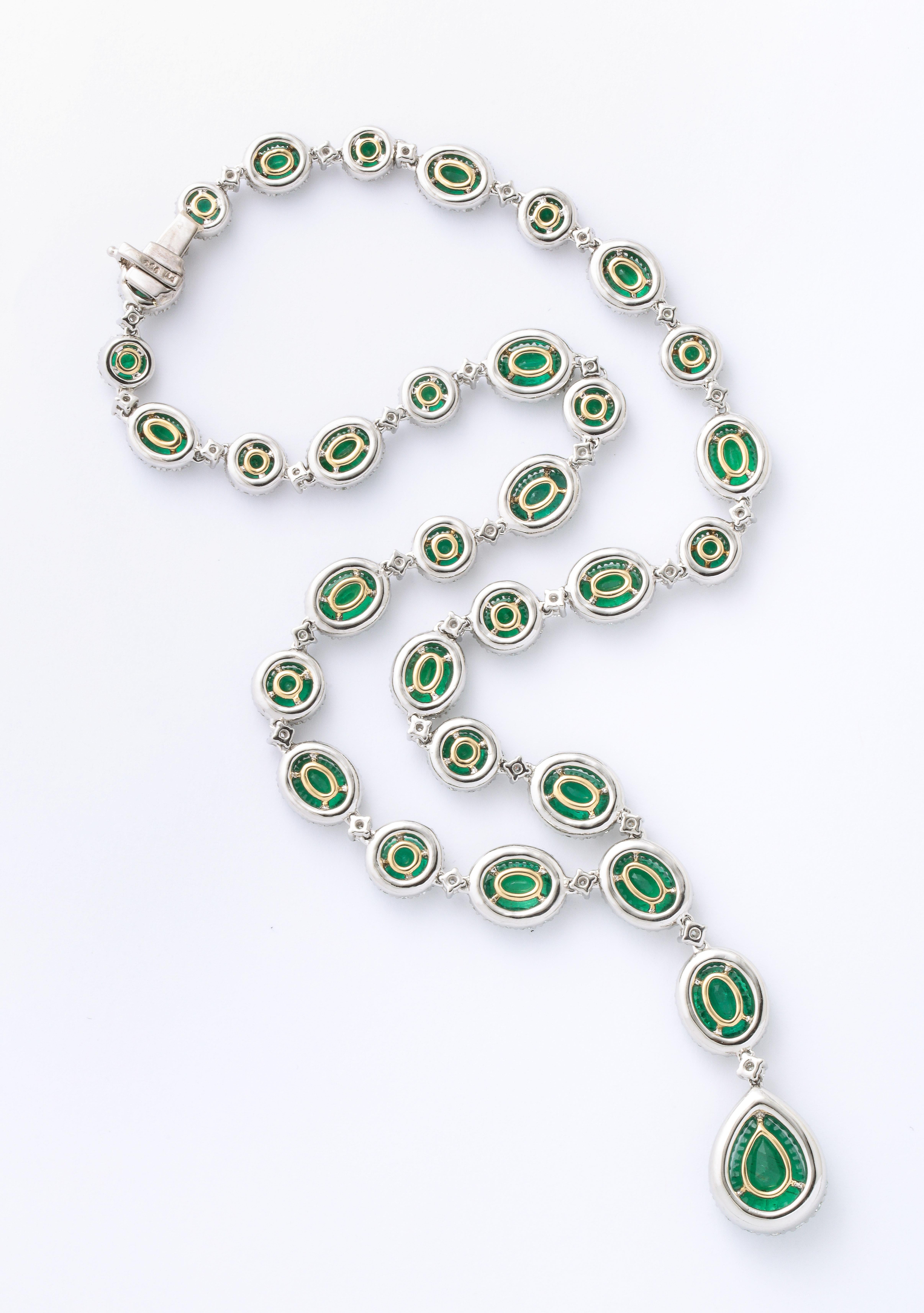 Emerald and Diamond Necklace In New Condition For Sale In New York, NY