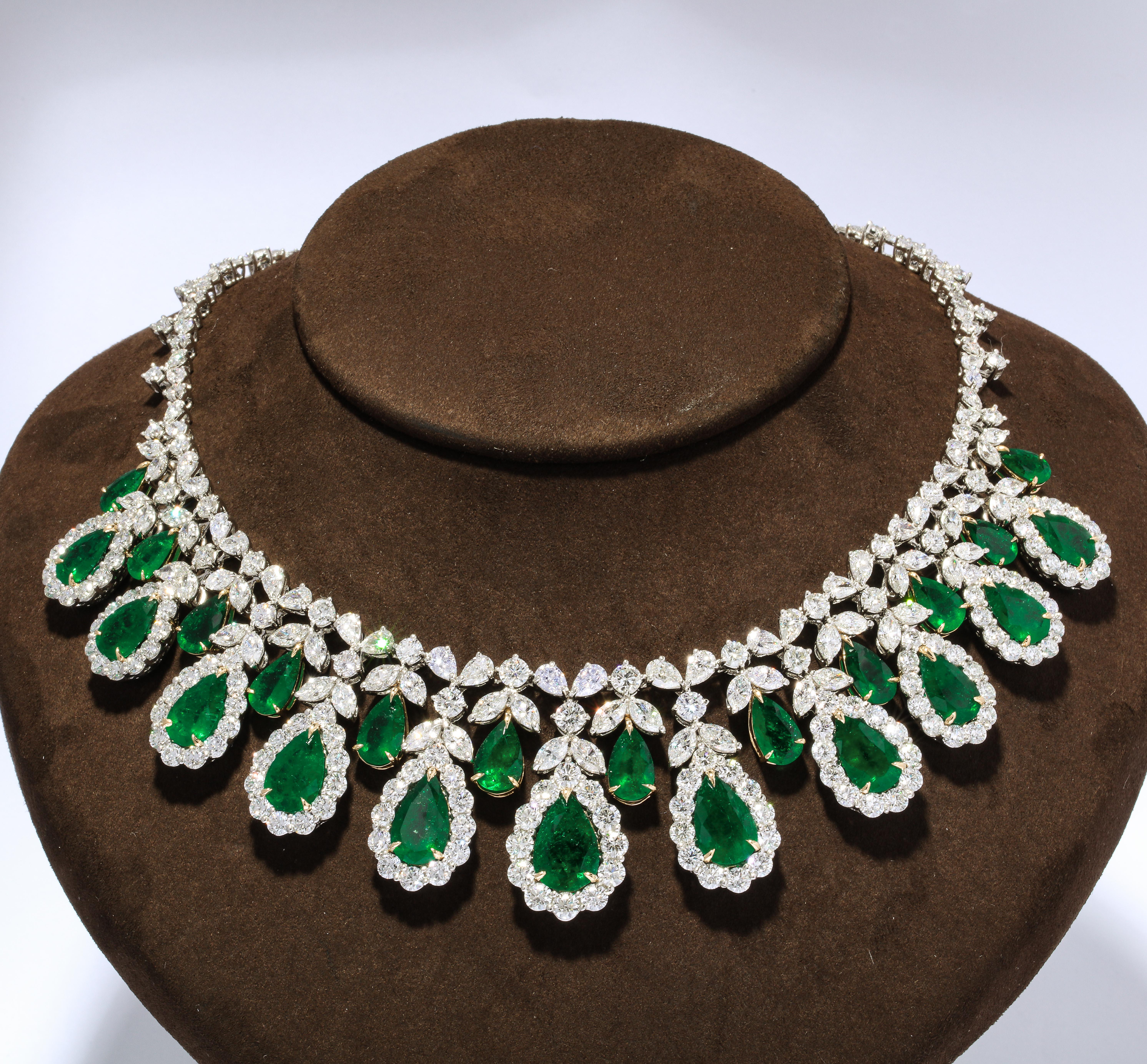 Emerald and Diamond Necklace For Sale 1