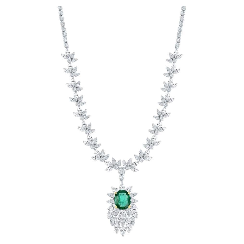 18k White Gold 3.32ct Emerald And 11.56ct Diamond Necklace For Sale