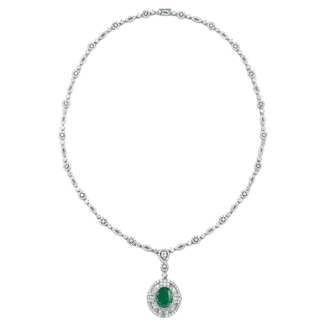 18k White Gold 4.37ct Emerald And 8.16ct Diamond Necklace For Sale