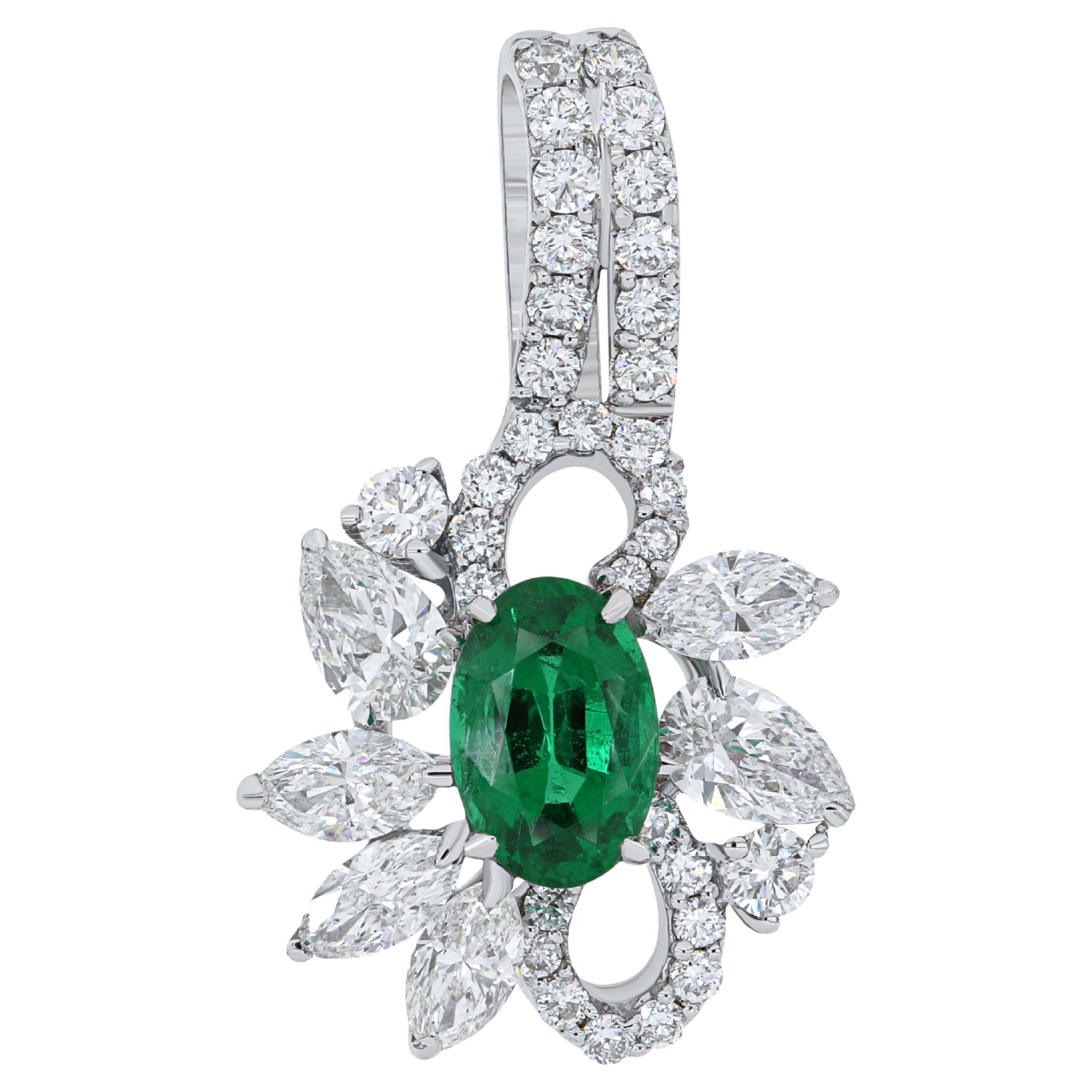 Emerald and Diamond Pendant 18 Karat White Gold handcraft jewelry Pendant For Sale