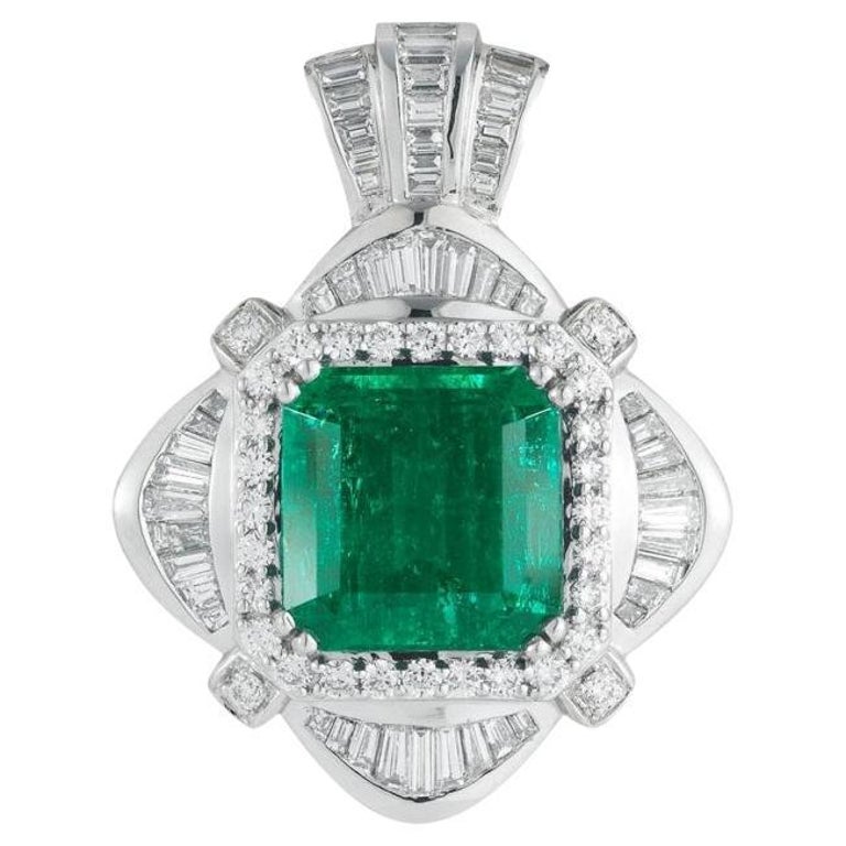Emerald and Diamond Pendant For Sale at 1stDibs