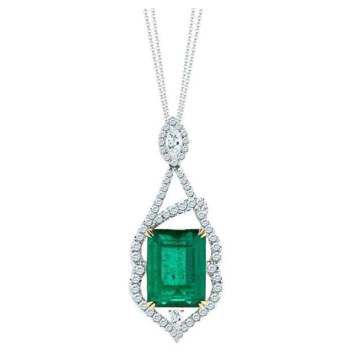 Emerald and Diamond Pendant For Sale at 1stDibs