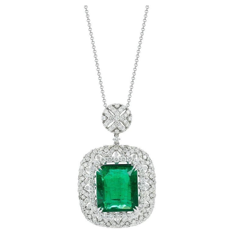 18k White Gold 15.3ct Emerald and 3.9ct Diamond Pendant For Sale at 1stDibs