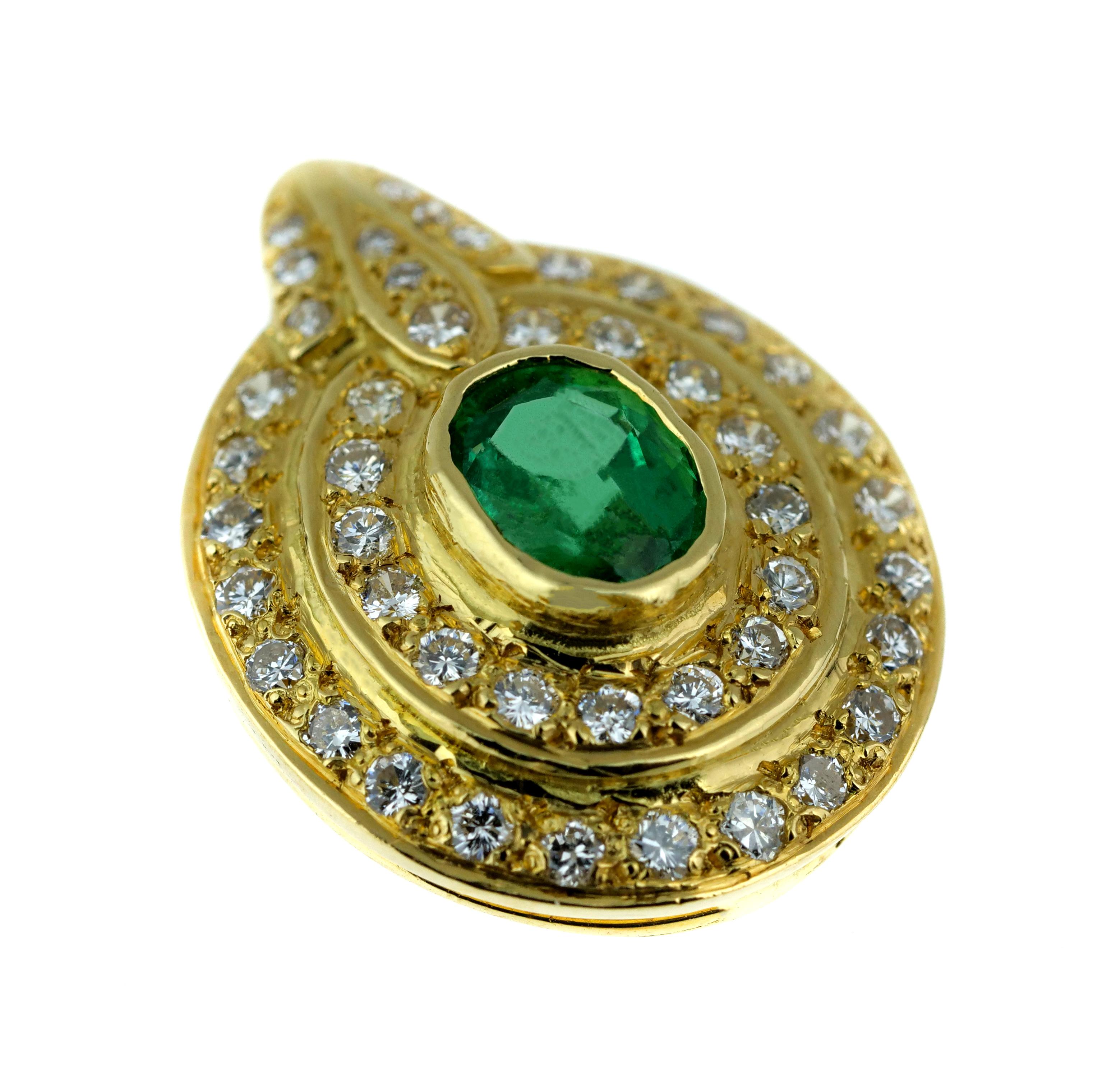 Oval Cut Emerald and Diamond Oval Cluster Pendant in 18 Carat Yellow Gold