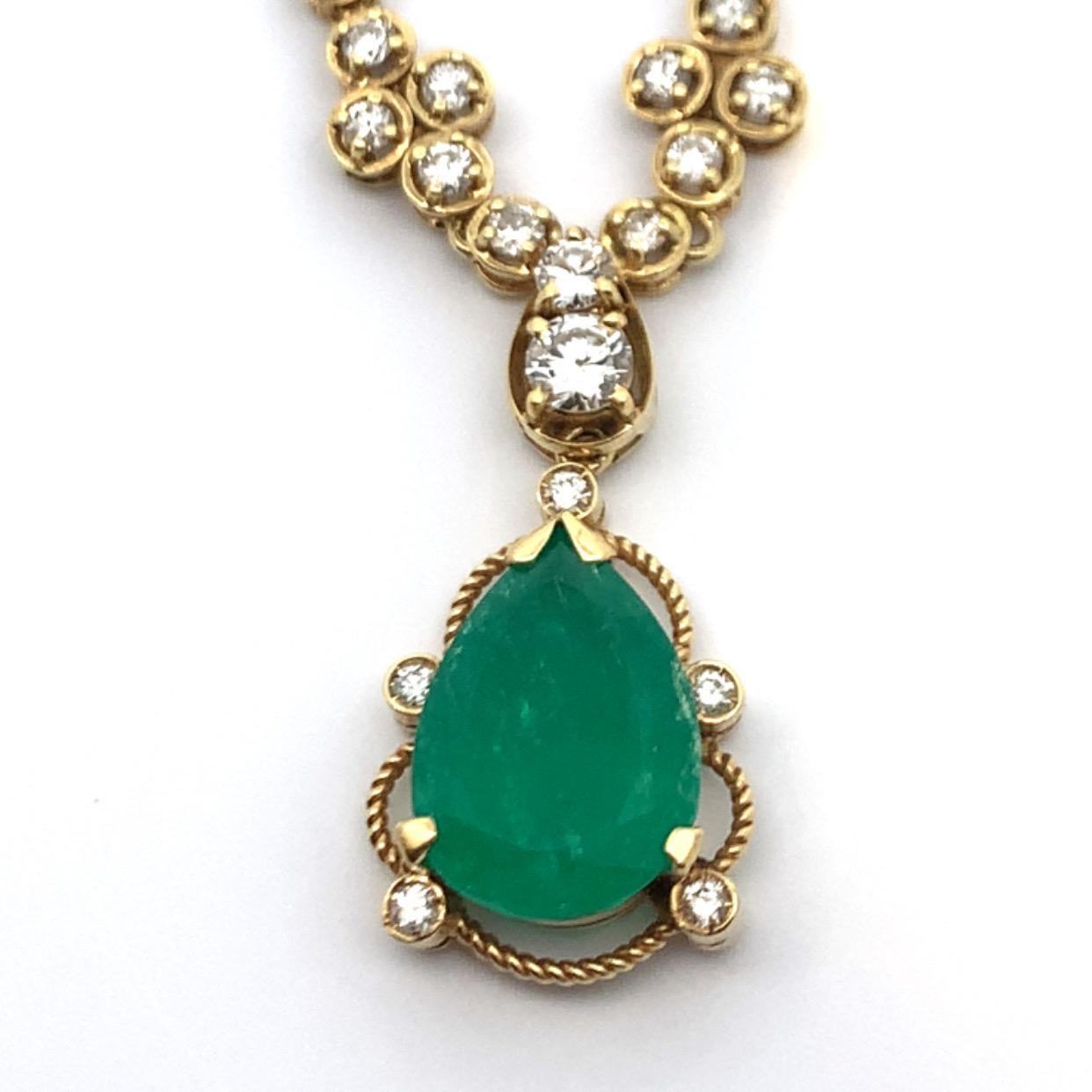 Women's Emerald and Diamond Pendant Necklace For Sale