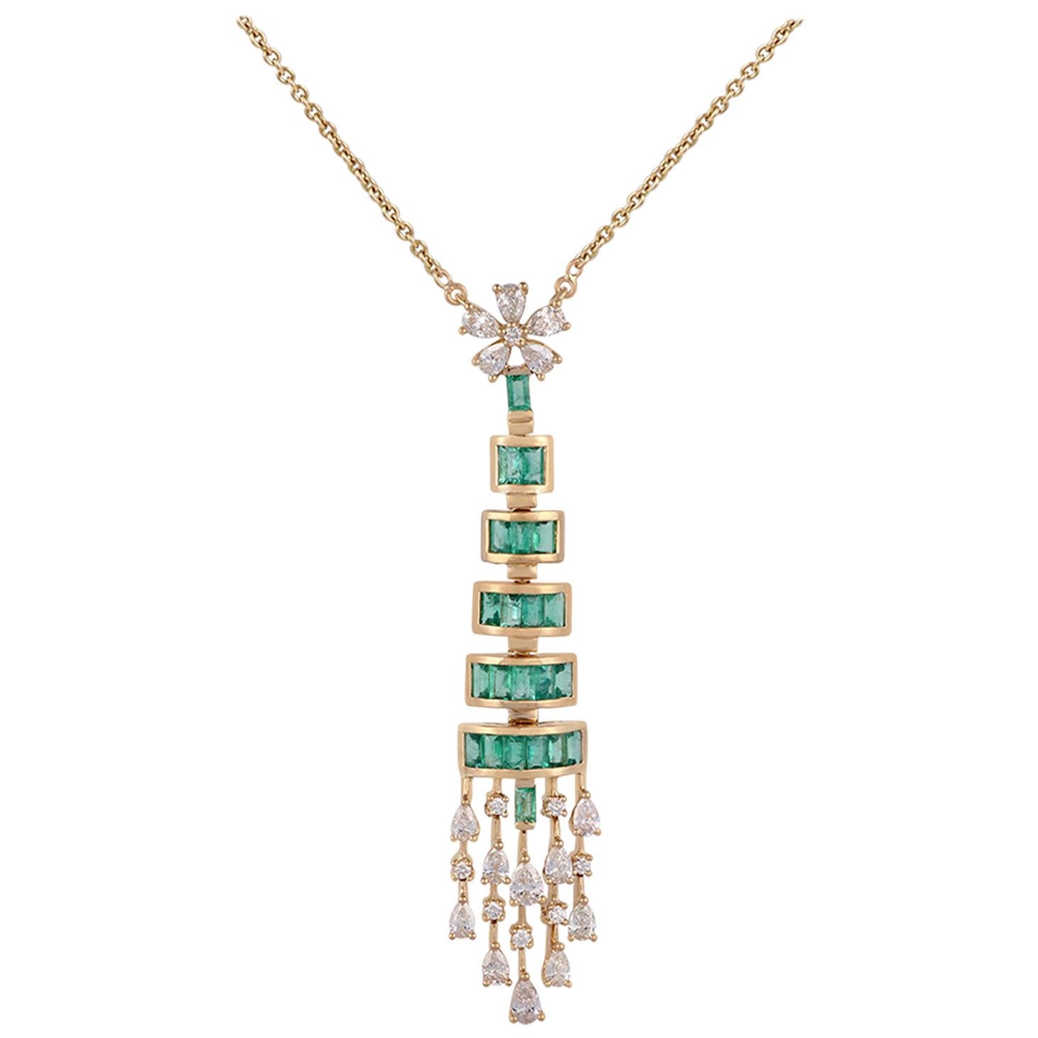 Emerald and Diamond Pendant Necklace Studded in 18 Karat Yellow Gold
