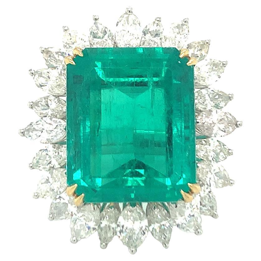 Emerald and Diamond Platinum and Gold Ring For Sale