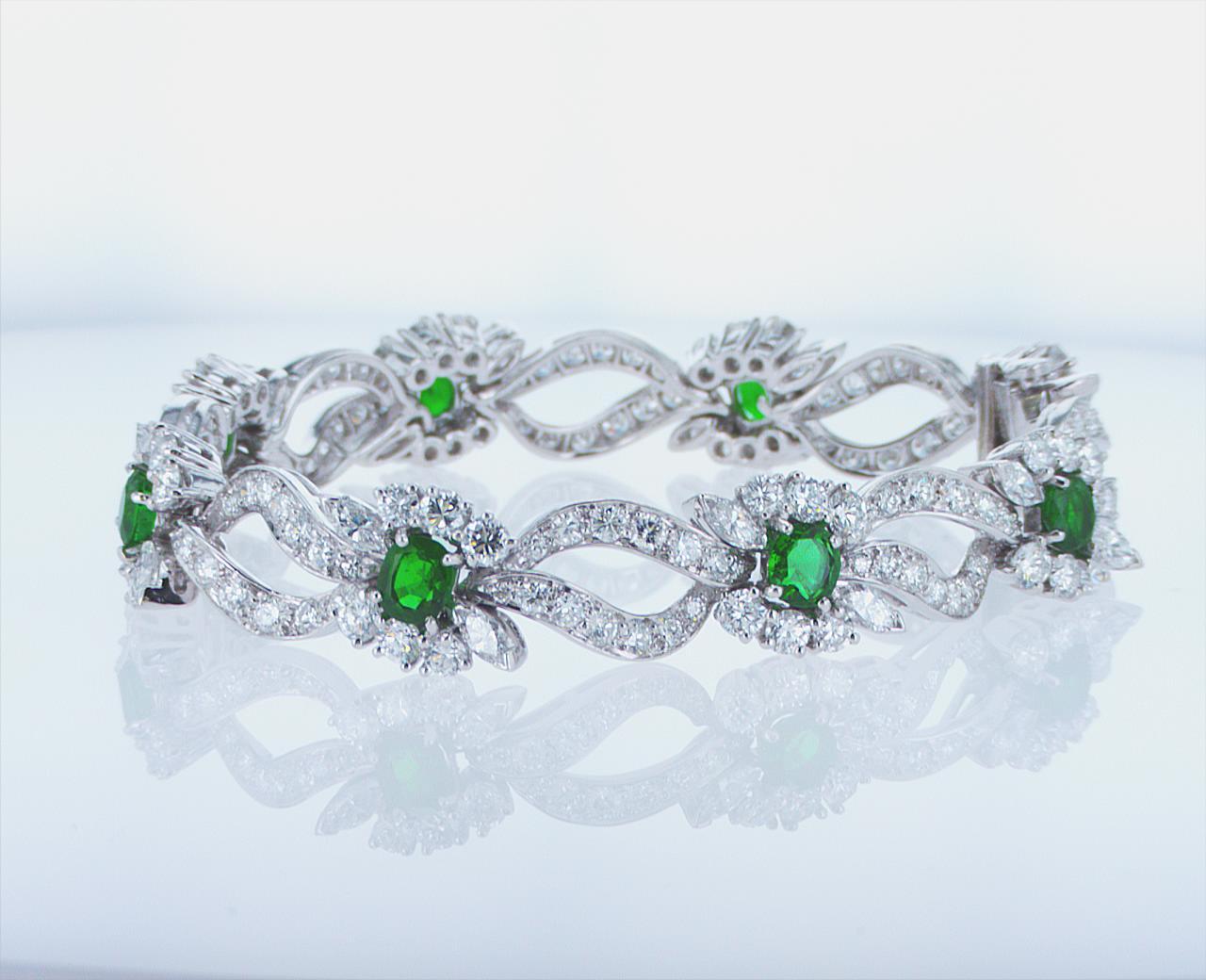 Emerald and Diamond Platinum Bracelet For Sale 4