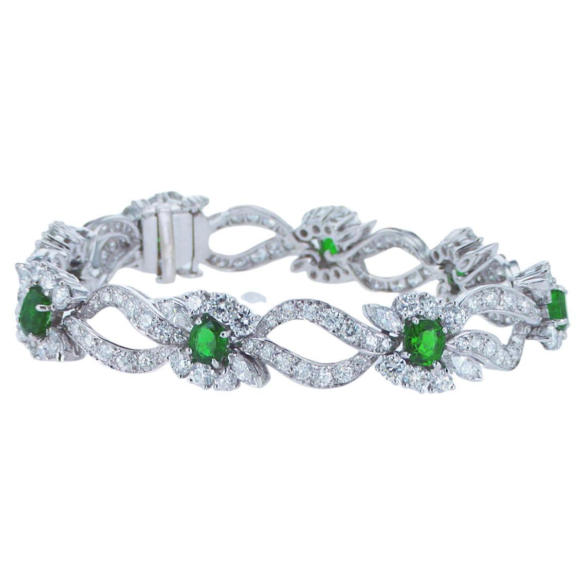 Emerald and Diamond Platinum Bracelet For Sale