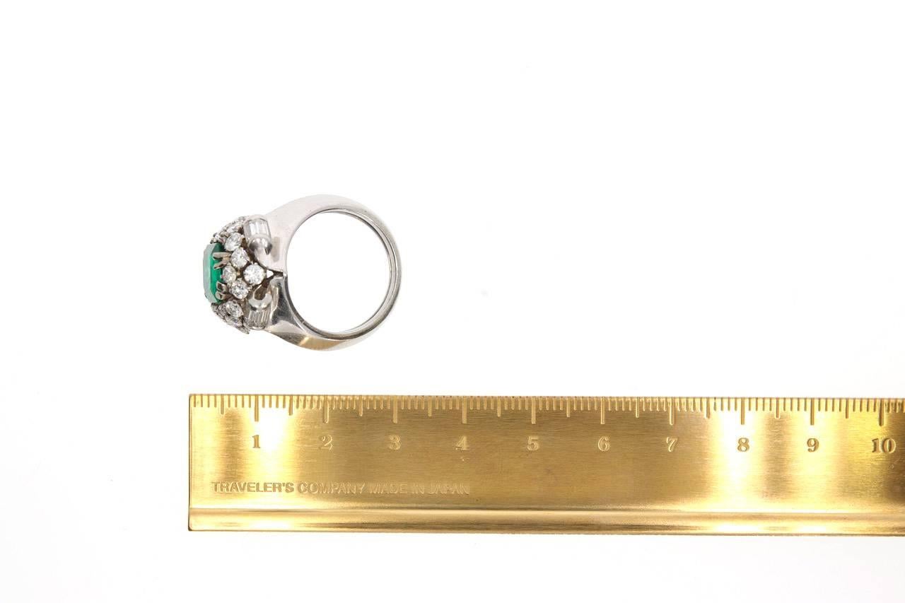 Emerald and Diamond Platinum Cocktail Ring, circa 1940-1950 For Sale 1