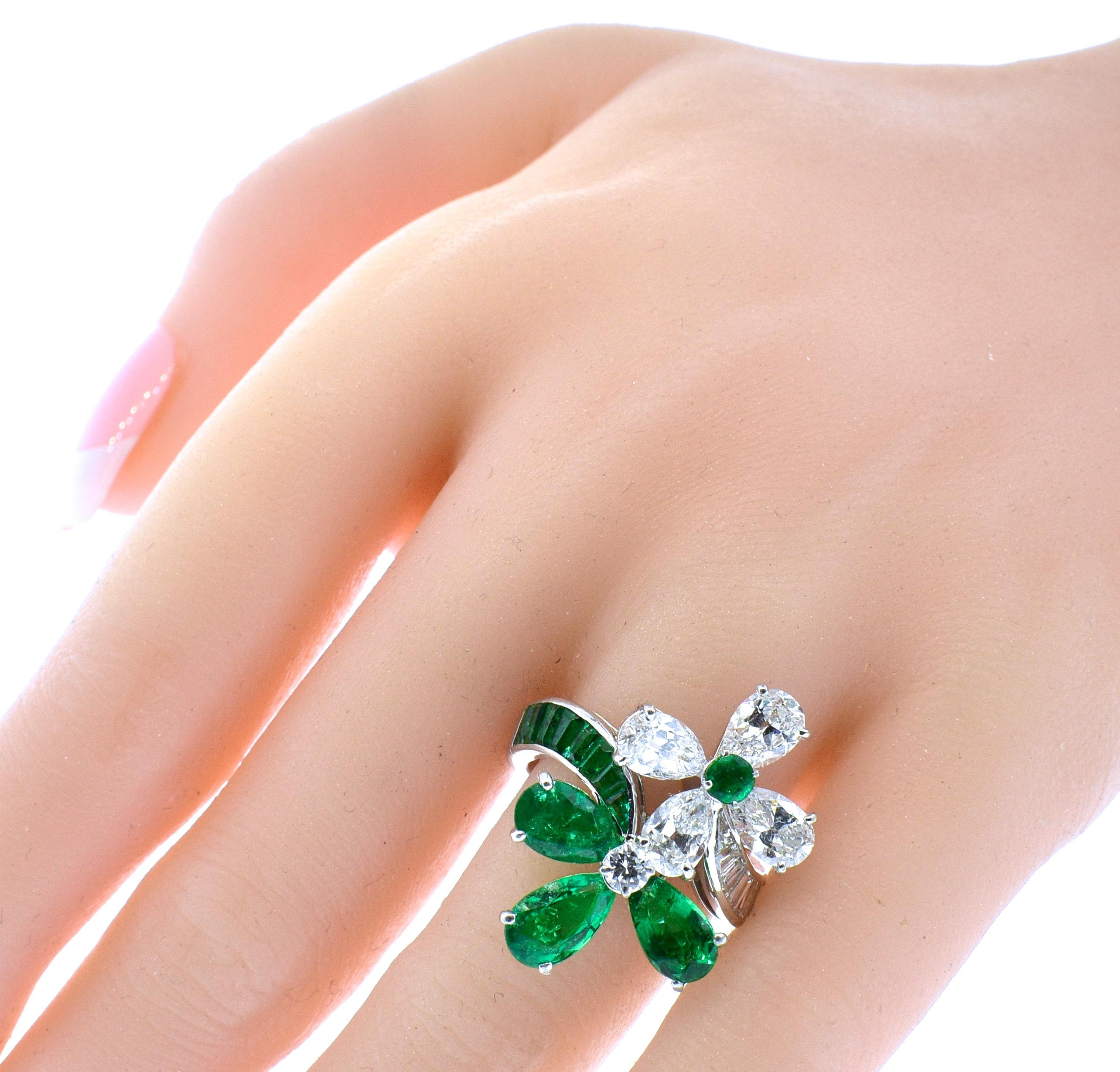 Women's or Men's Emerald and Diamond Platinum Ring