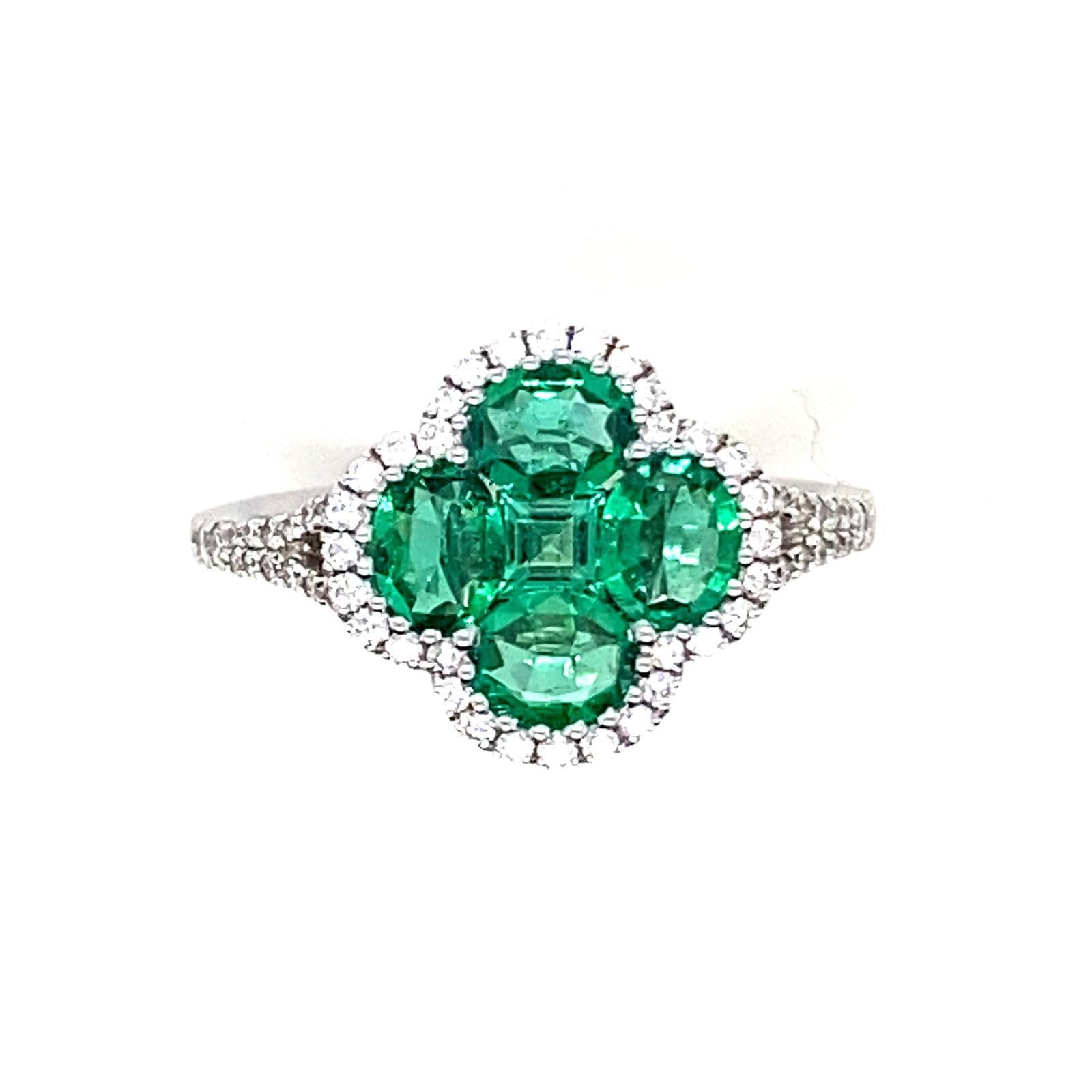 Modern Emerald and Diamond Quatrefoil Cluster Ring 18 Karat White Gold For Sale