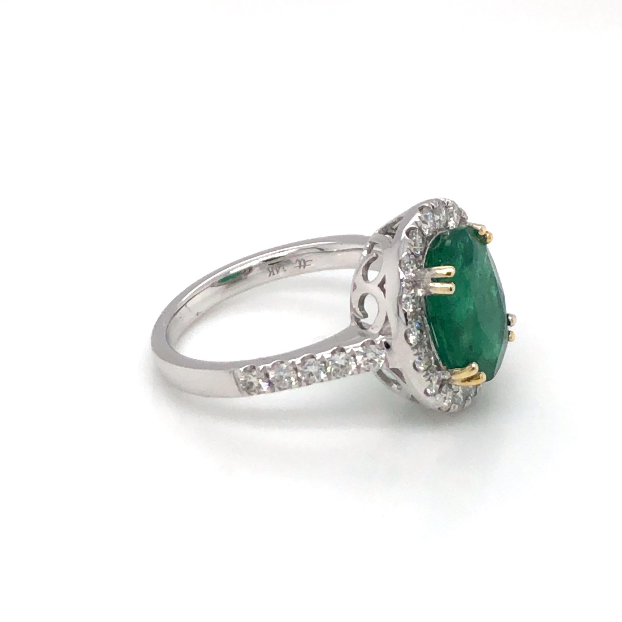 Women's Emerald and Diamond Ring 14K Yellow And White Gold For Sale