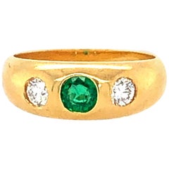 Vintage Emerald and Diamond Ring 18 Karat Gold