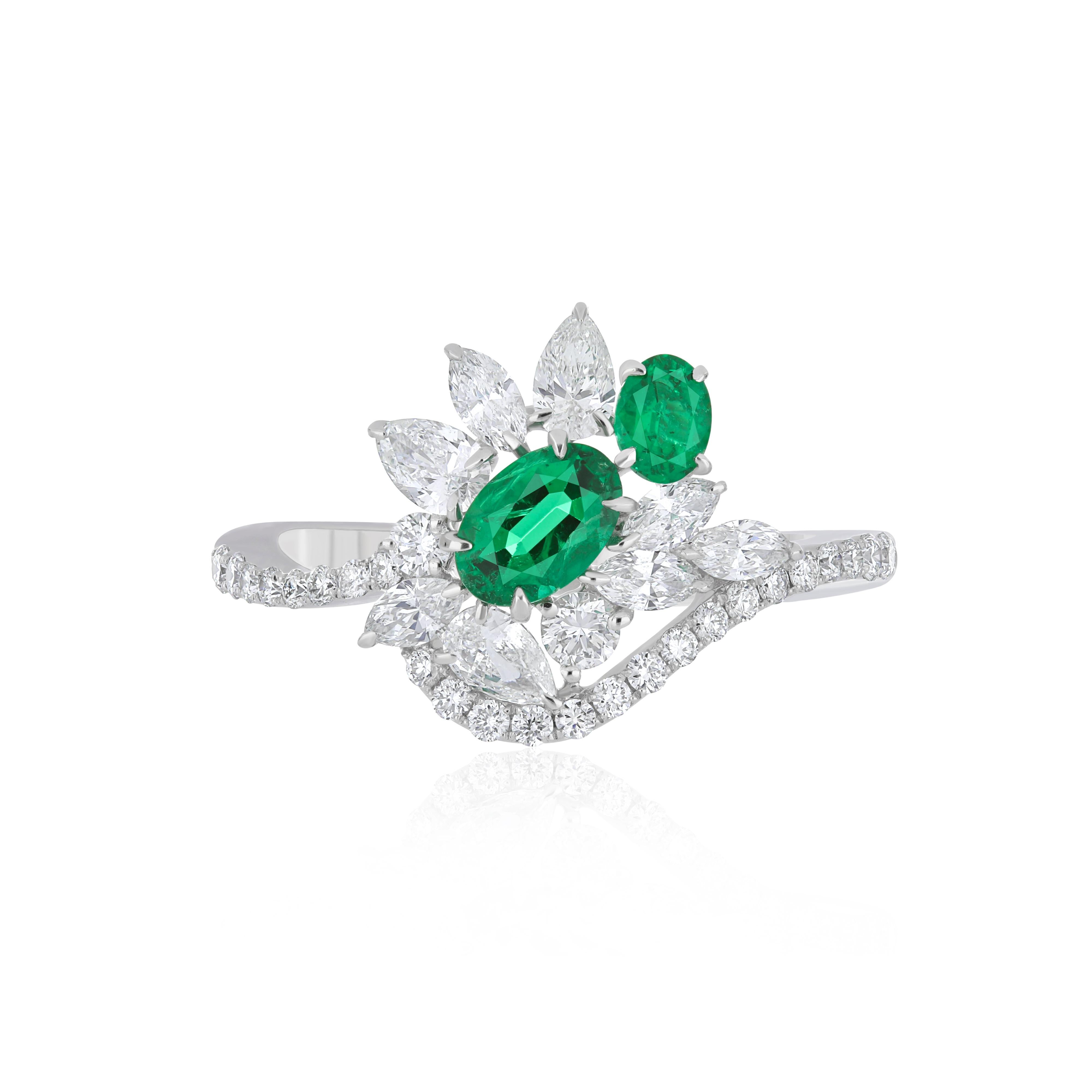 For Sale:  Emerald and Diamond Ring 18 Karat White Gold 2