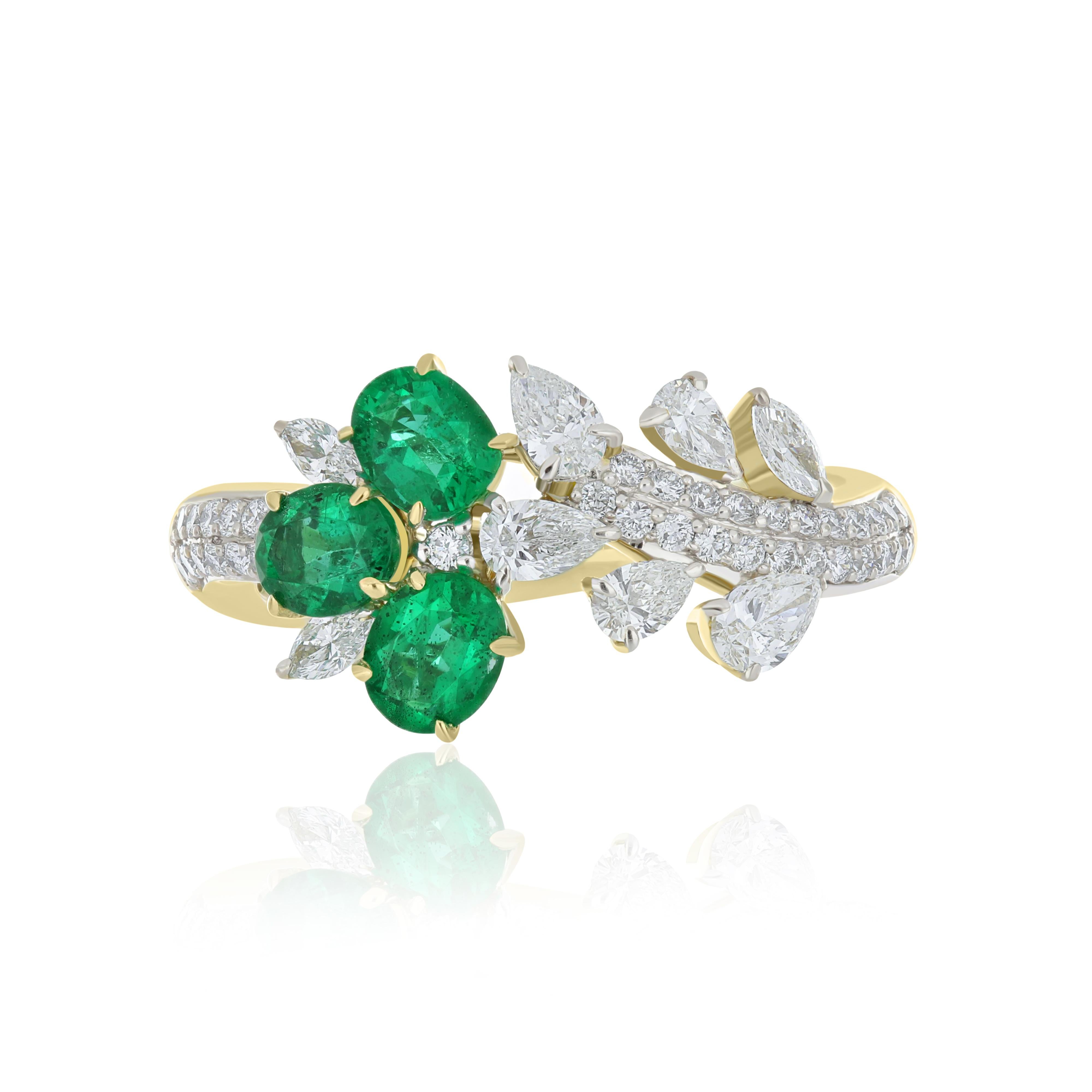 For Sale:  Emerald And Diamond Ring 18K White Gold handcraft Jewelry For Anniversary Gift 3