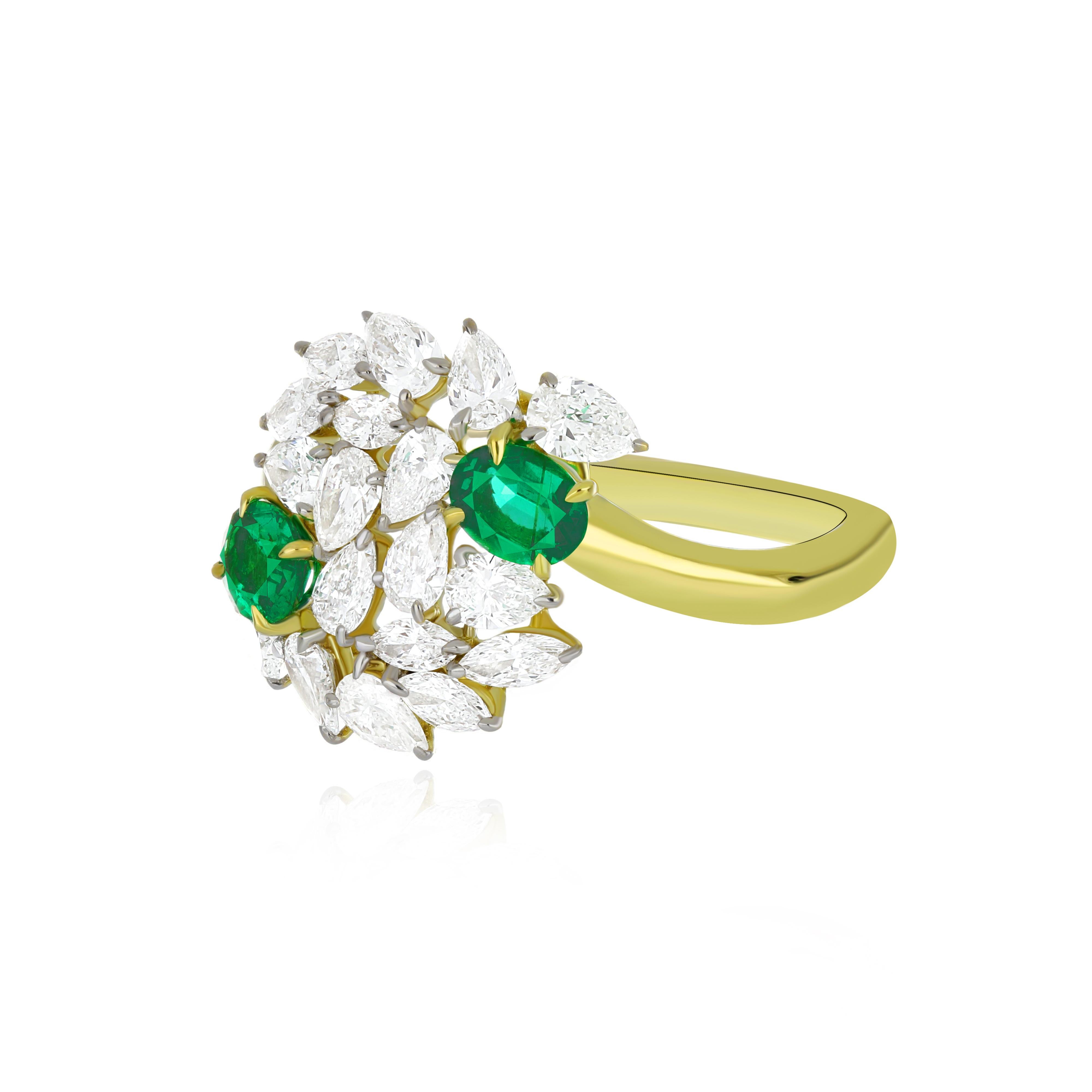 For Sale:  Emerald and Diamond Ring 18 Karat White Gold handcraft jewelry Ring for Gift 3