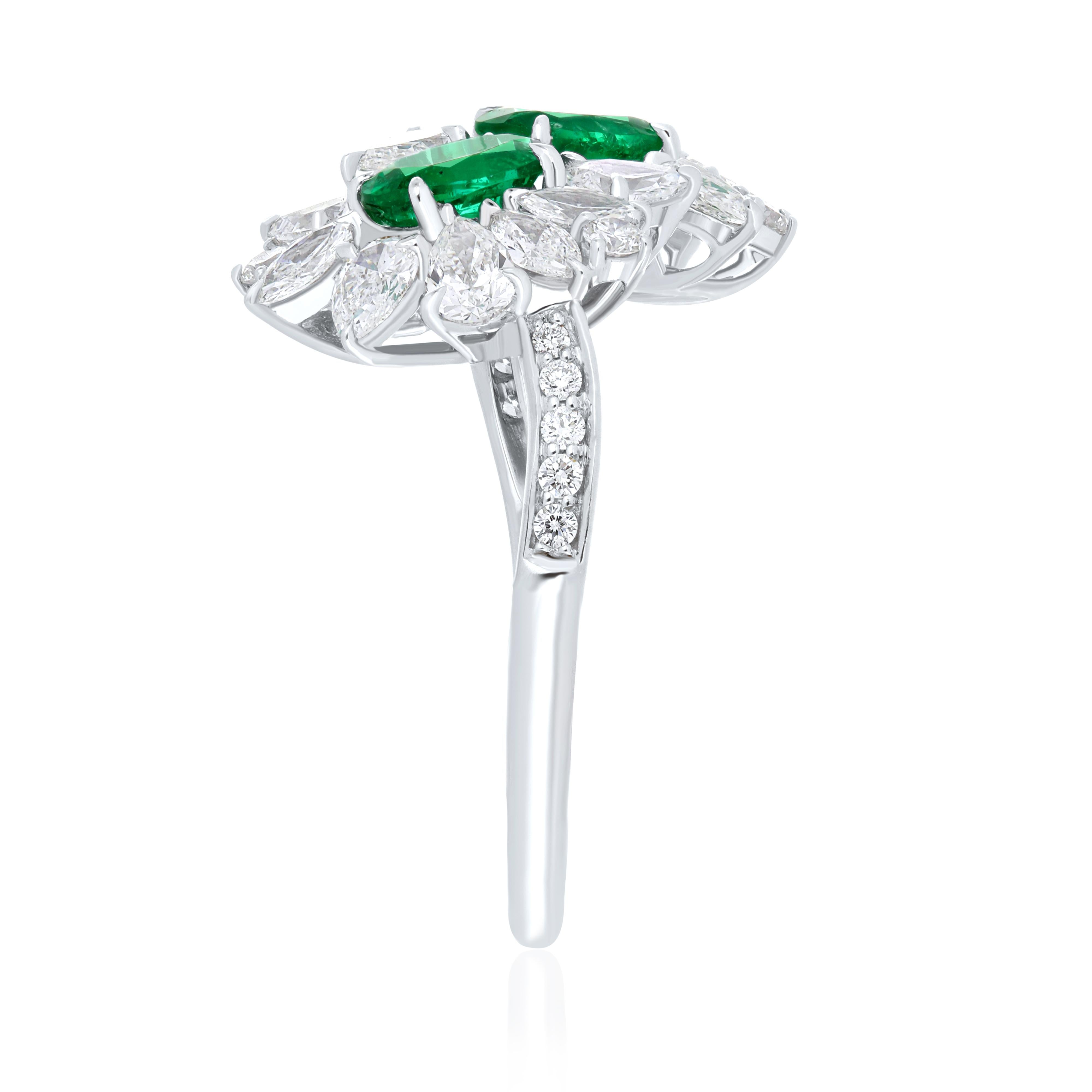 For Sale:  Emerald And Diamond Ring 18K White Gold handcraft Jewelry Ring For Wedding Wear 4