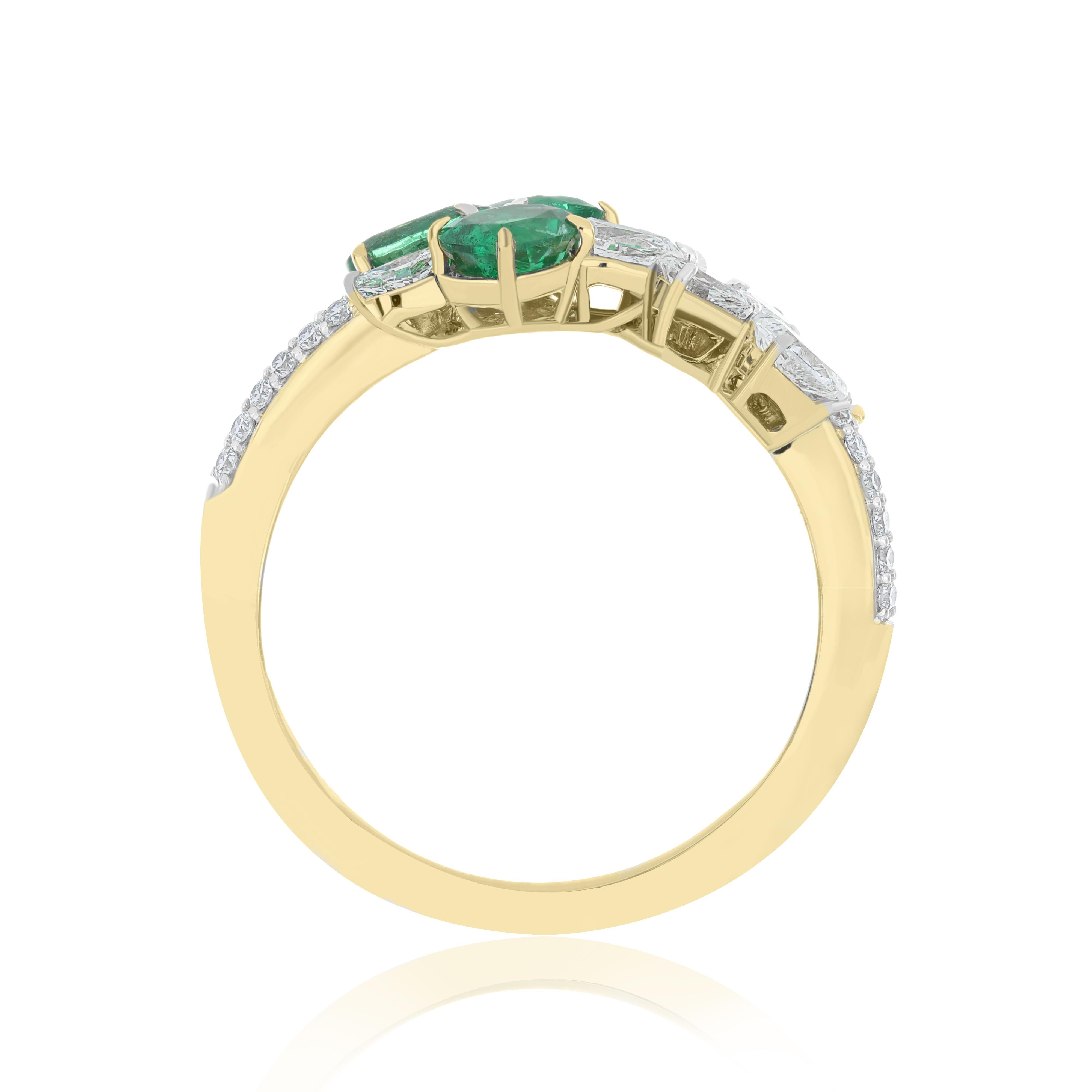 For Sale:  Emerald And Diamond Ring 18K White Gold handcraft Jewelry For Anniversary Gift 5