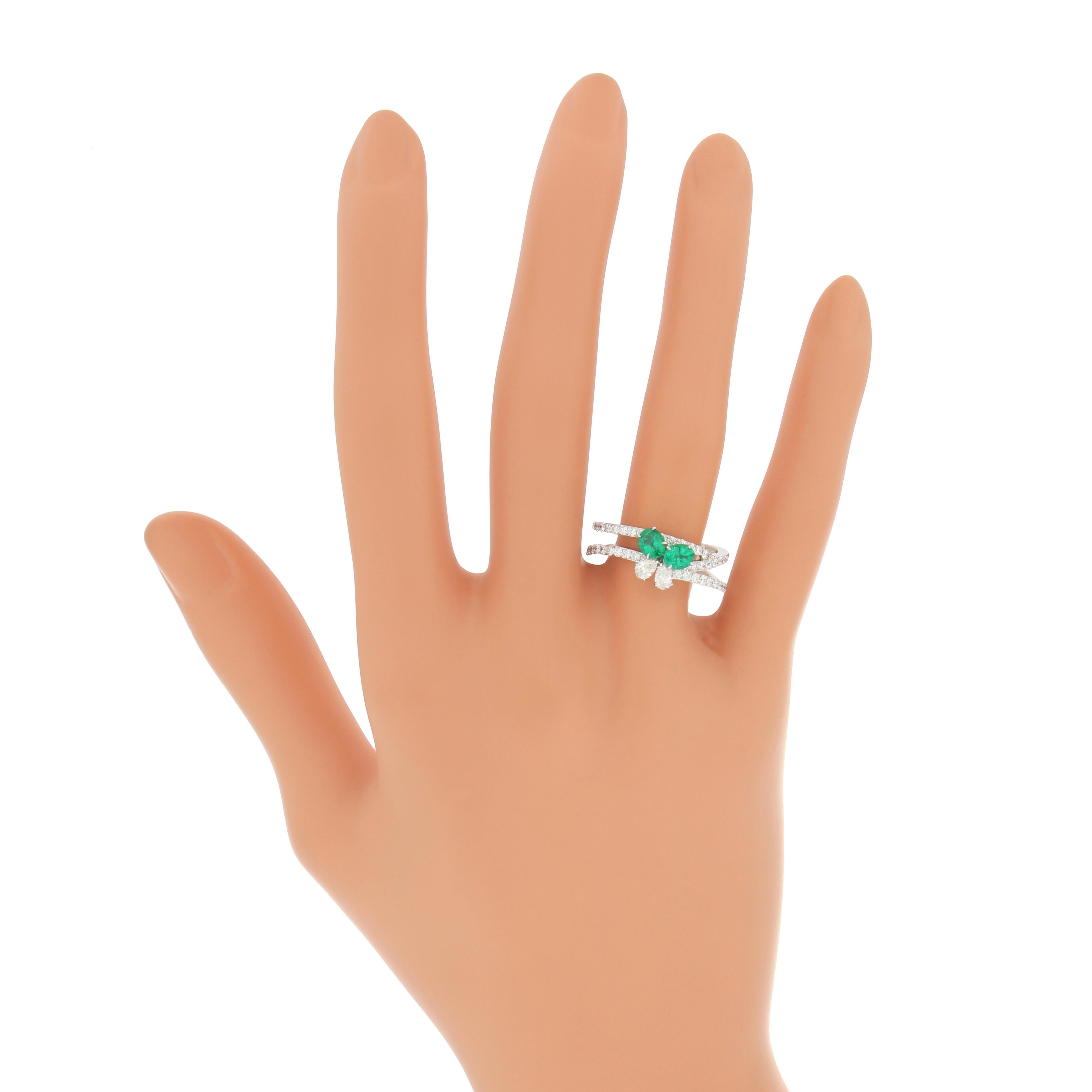 For Sale:  Emerald and Diamond Ring 18 Karat White Gold Fashion jewelry, handcraft Ring 6