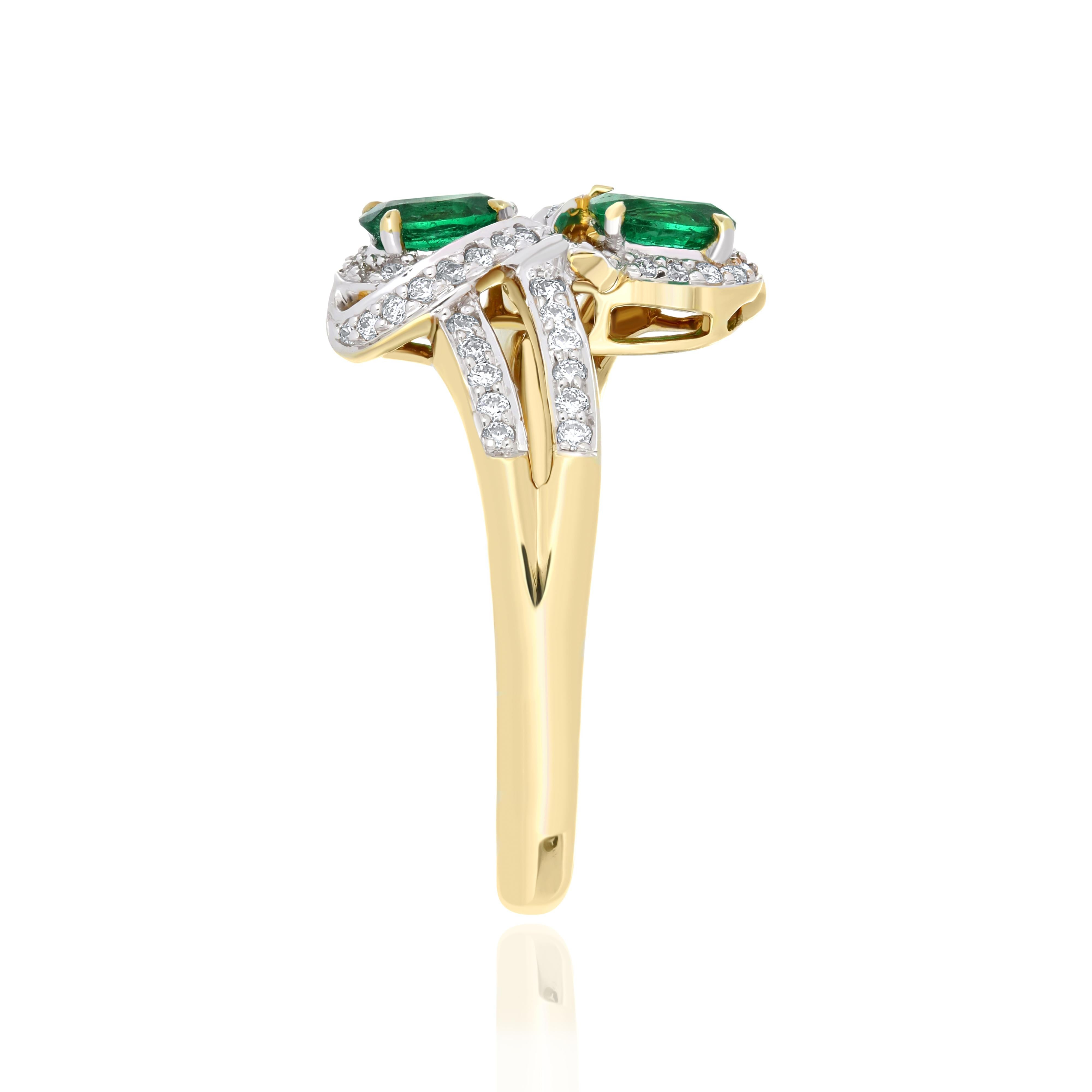 Emerald and Diamond Ring 18 Karat Yellow Gold Weddings & Party Wear Jewelry For Sale 1